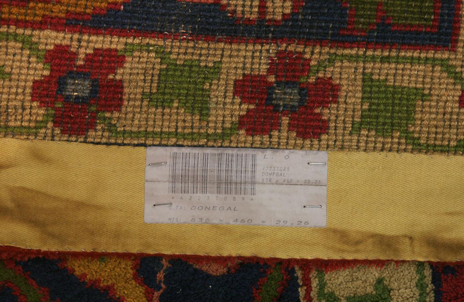 Übergroßer antiker englischer Donegal-Teppich aus Wolle, Red Field, um 1920 im Angebot 8