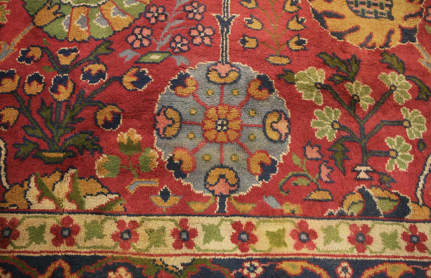 Übergroßer antiker englischer Donegal-Teppich aus Wolle, Red Field, um 1920 (Sonstiges) im Angebot