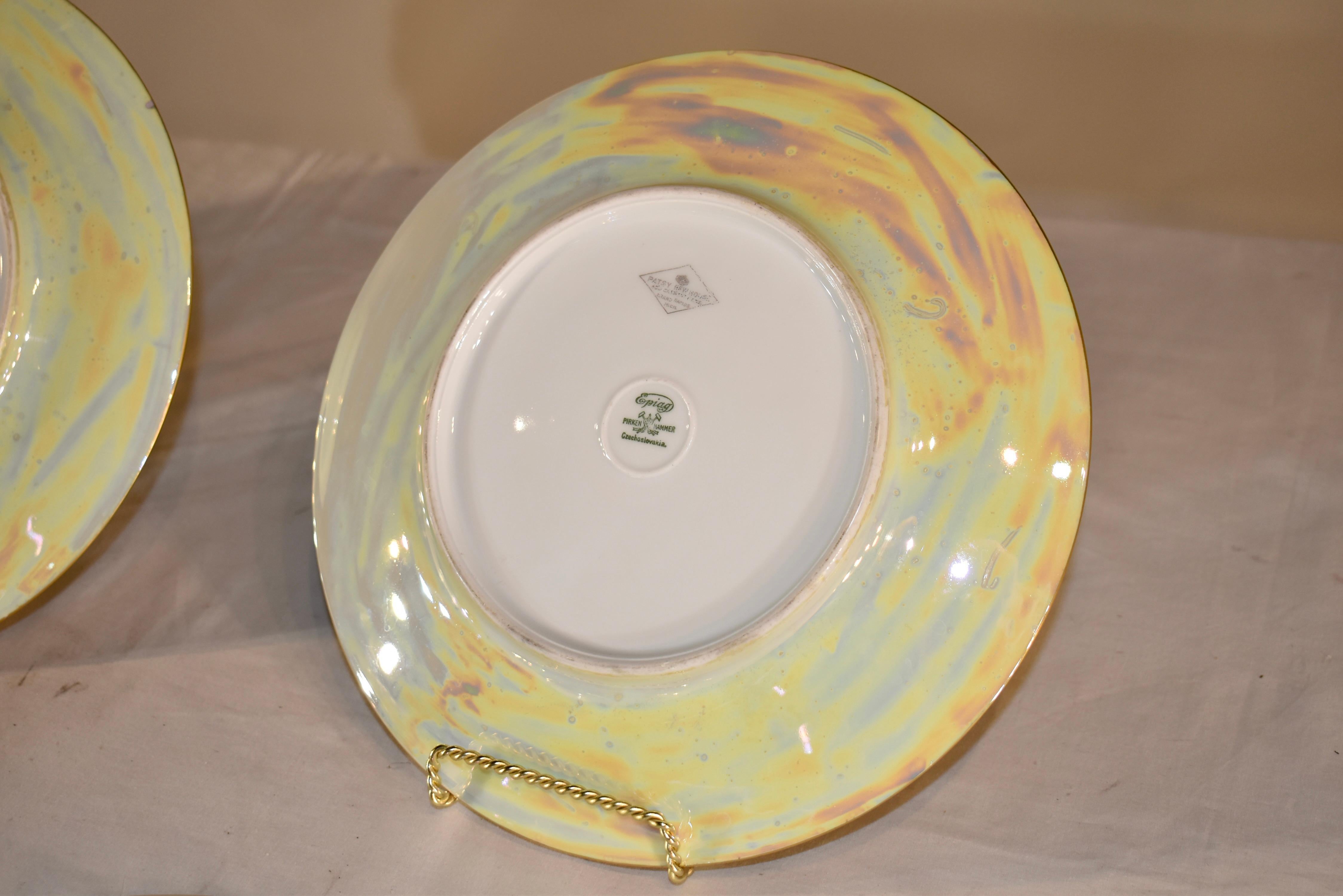 Ensemble de 10 assiettes plates iridescentes datant d'environ 1920 en vente 3