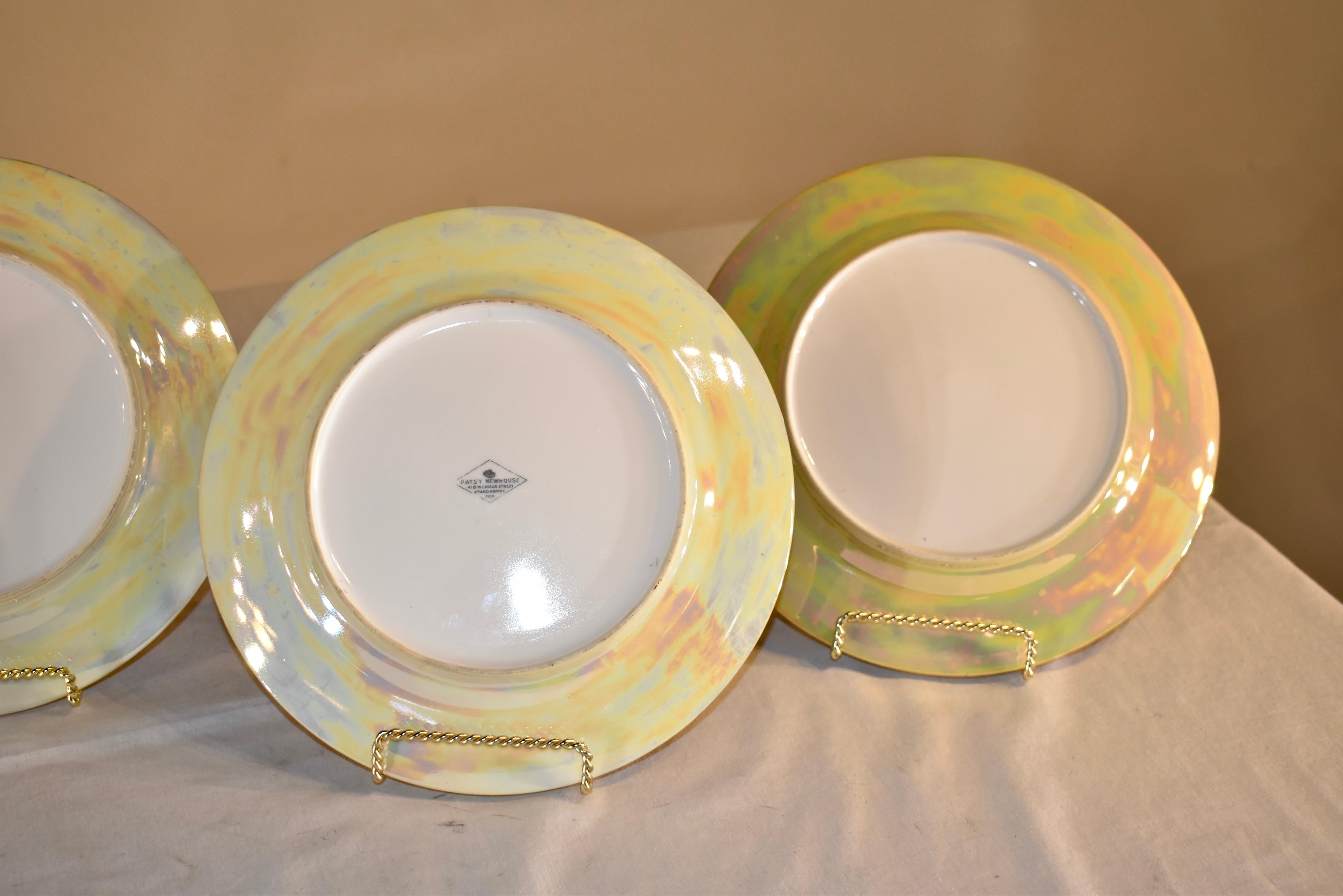 Circa 1920 Set de 8 assiettes irisées en vente 4