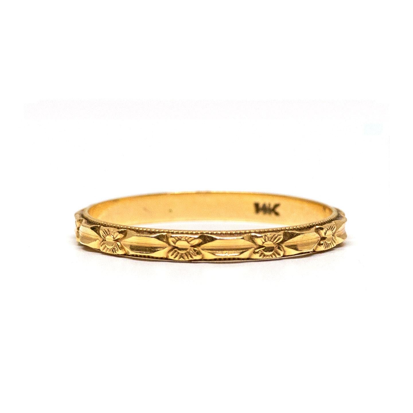 Women's 14 Karat Gold Engraved Thin Art Deco Vintage Wedding Band Floral, circa 1920s