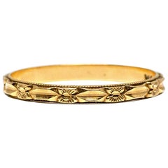 14 Karat Gold Engraved Thin Art Deco Vintage Wedding Band Floral, circa 1920s