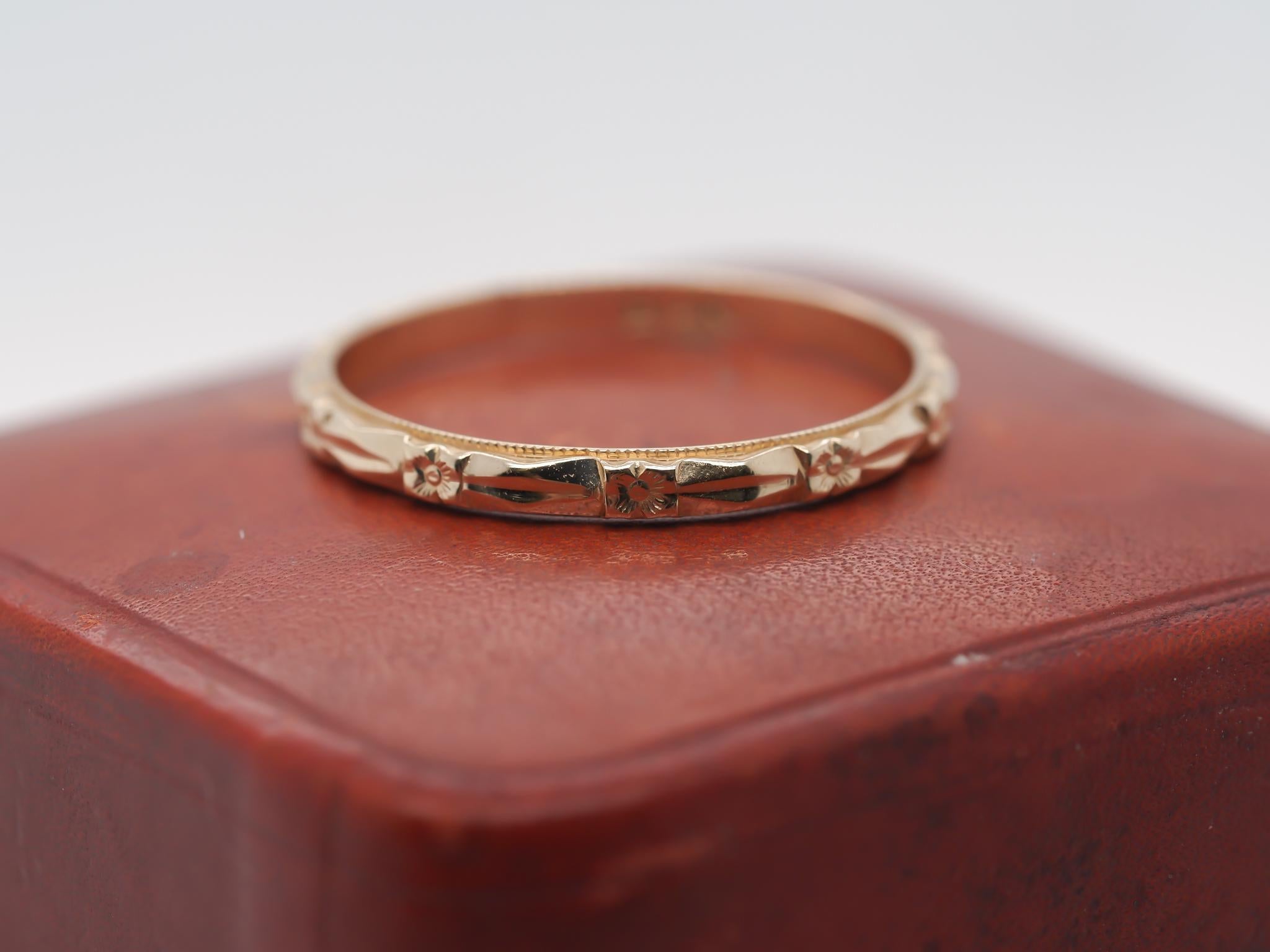 Circa 1920s 14K Yellow Gold Engraved Wedding Band For Sale 1