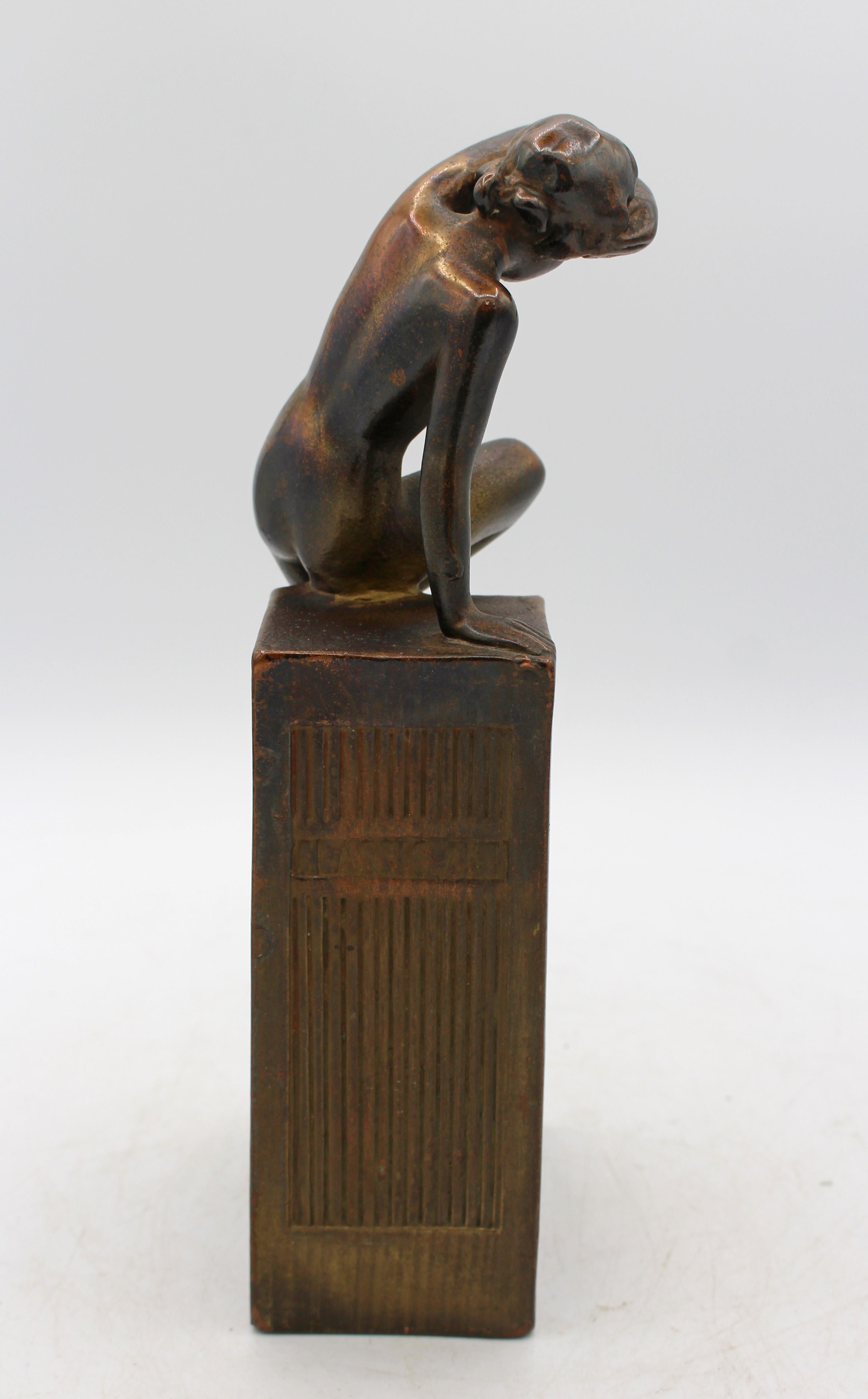 CIRCA - Paire de serre-livres en bronze Pompeian Bronze à figures nues assises en vente 3