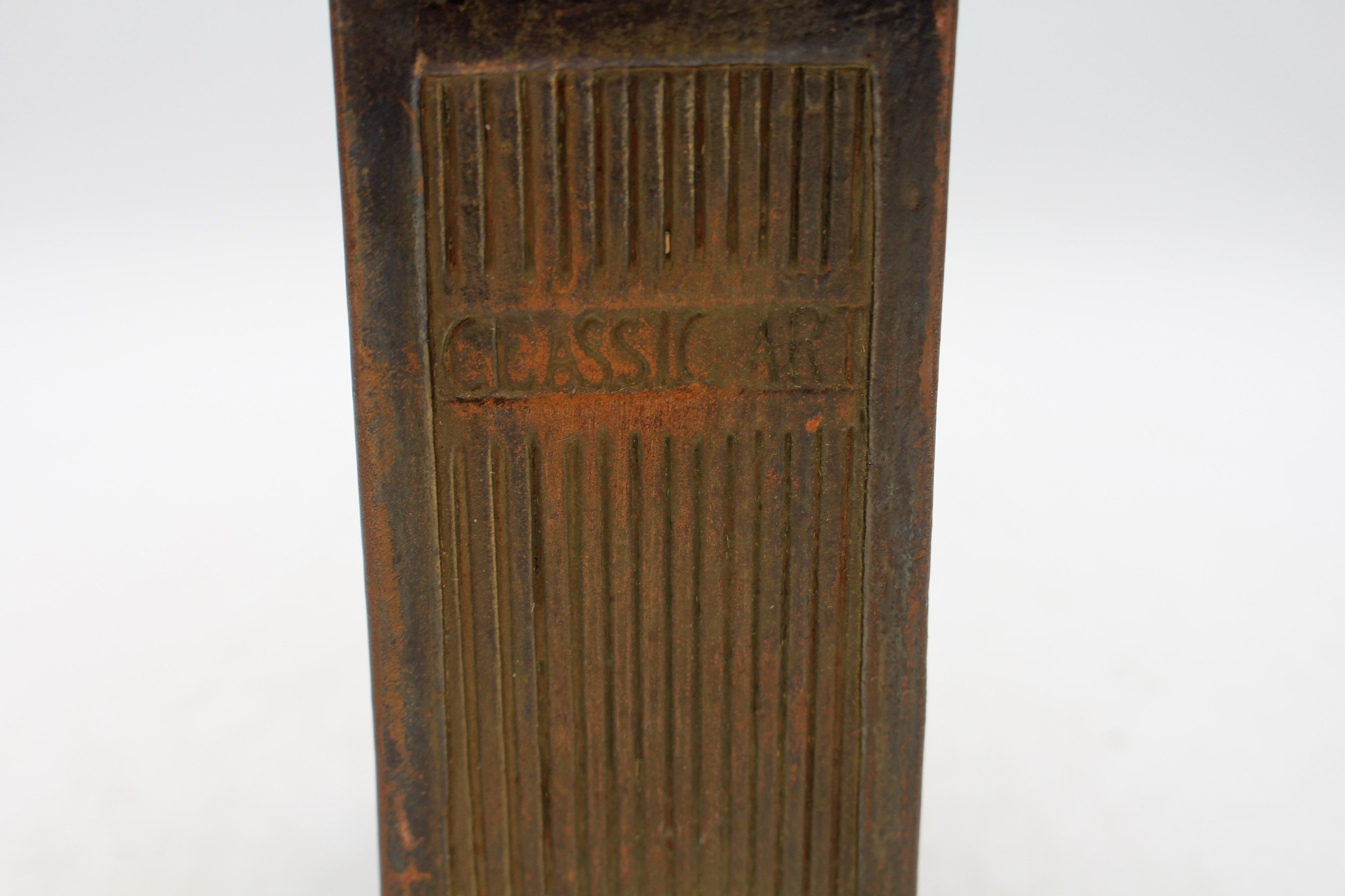 CIRCA - Paire de serre-livres en bronze Pompeian Bronze à figures nues assises Bon état - En vente à Chapel Hill, NC