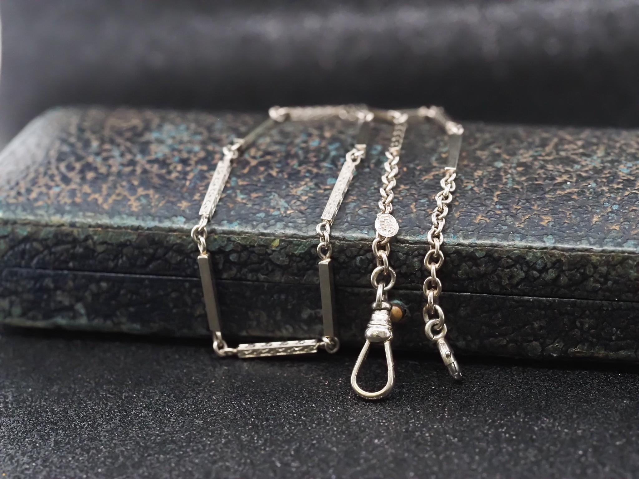 Circa 1920 Antique Chain with Stations 13.5 inch Bon état - En vente à Hicksville, NY