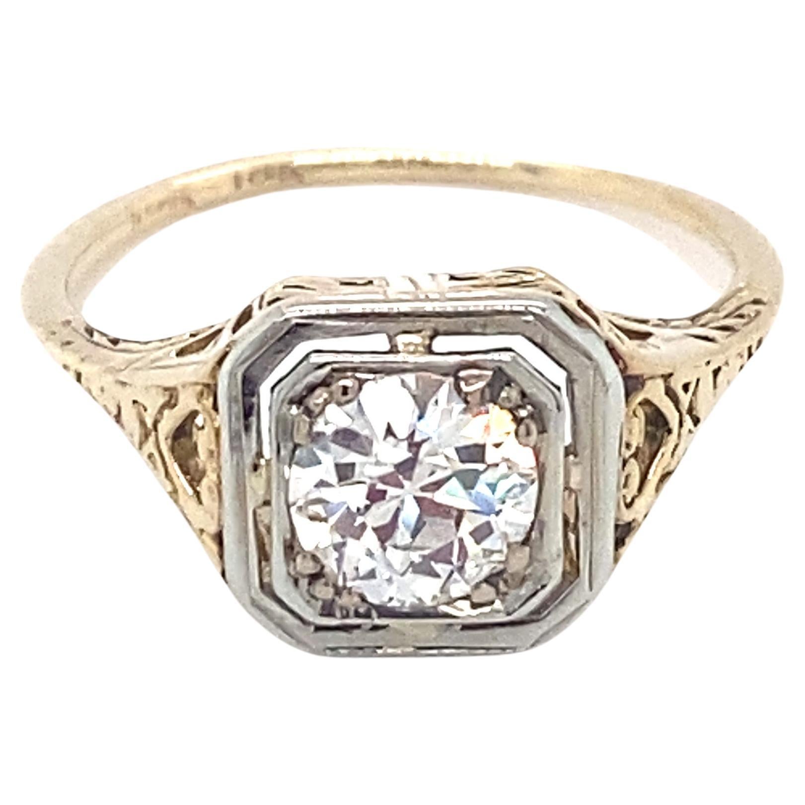 Circa 1920 Art Deco 0.95 Carat Diamond Ring in Two Tone 14K/18K Gold en vente