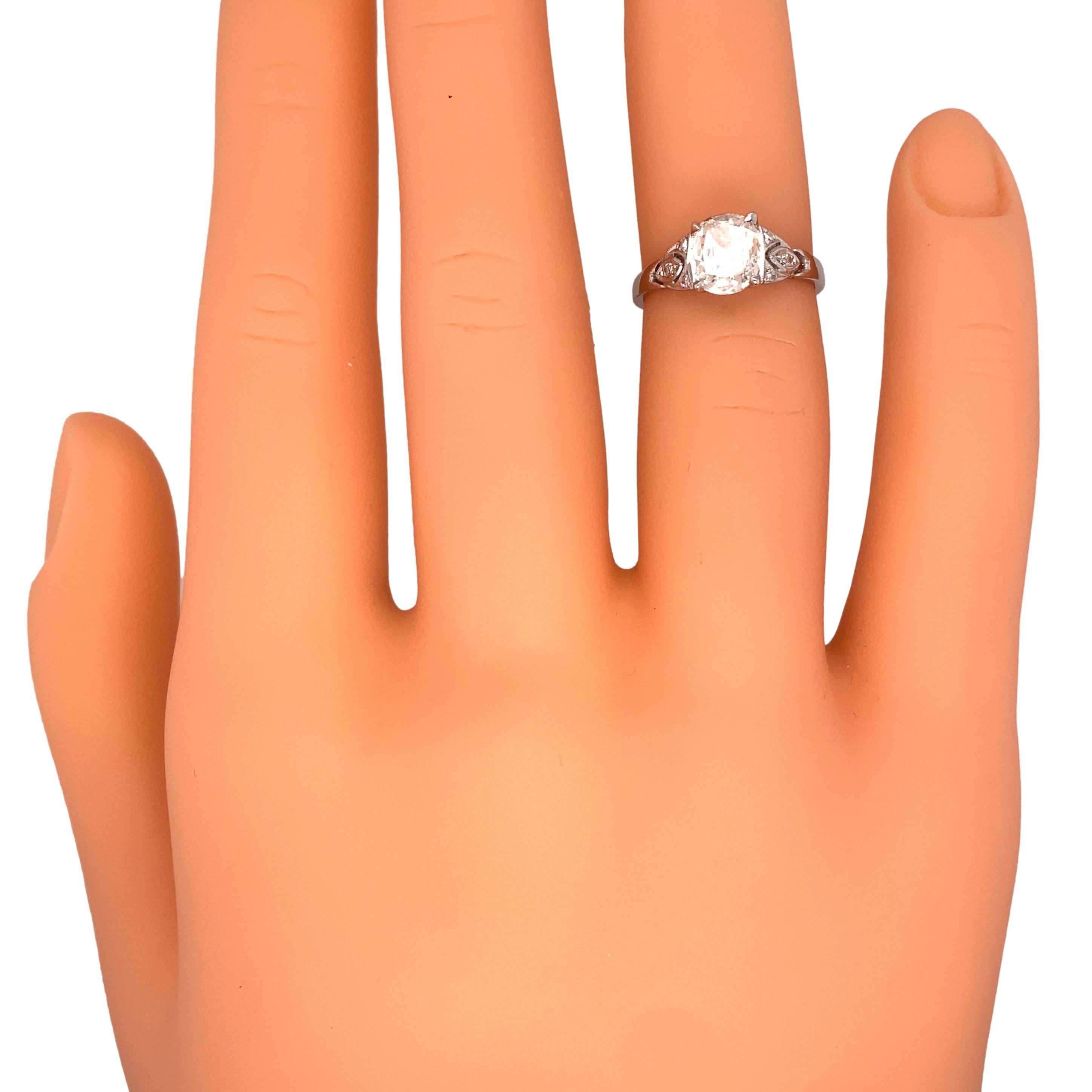 Circa 1920s Art Deco 1.0 Carat Tota Diamond Engagement Ring in Platinum 1