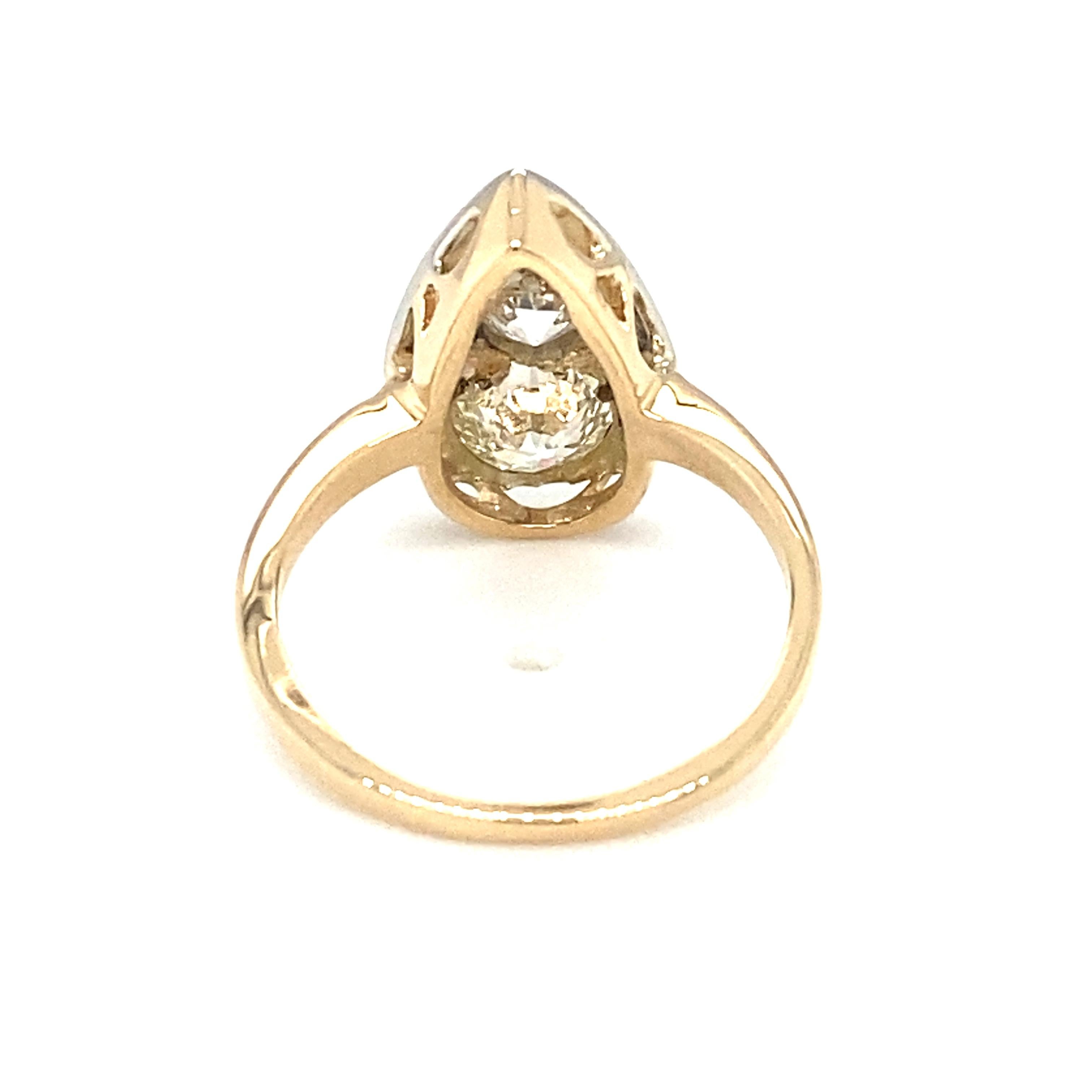 Circa 1920s Art Deco 1.30 Carat Total Diamond Ring in 14 Karat Gold For Sale 1
