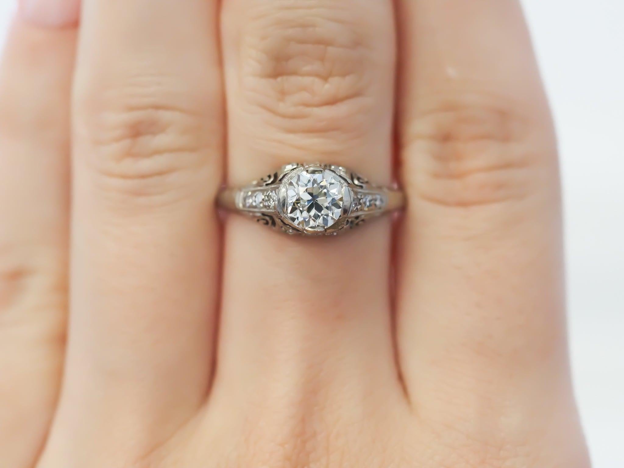 CIRCA 1920er Jahre Art Deco .85ct Old European Brilliant Diamond Verlobungsring (Alteuropäischer Schliff) im Angebot