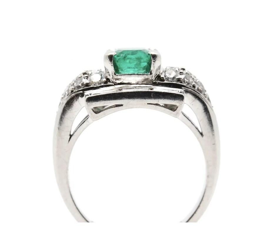 Circa 1920's Art Deco Colombian Emerald, & Diamond Ring in Platinum In Good Condition For Sale In Boston, MA