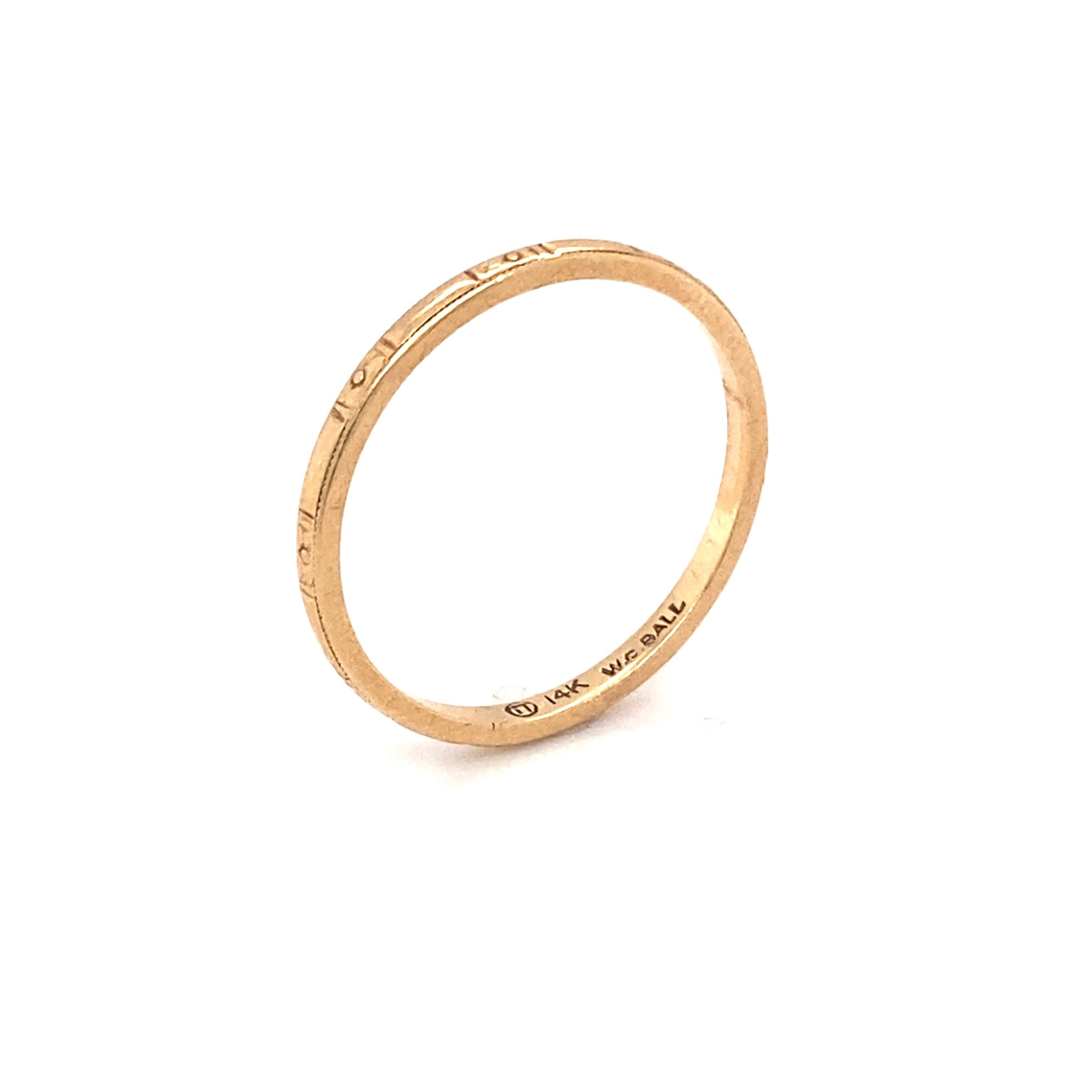 Women's or Men's Circa 1920s Art Deco Etched Wedding Band Ring in 14 Karat Yellow Gold For Sale
