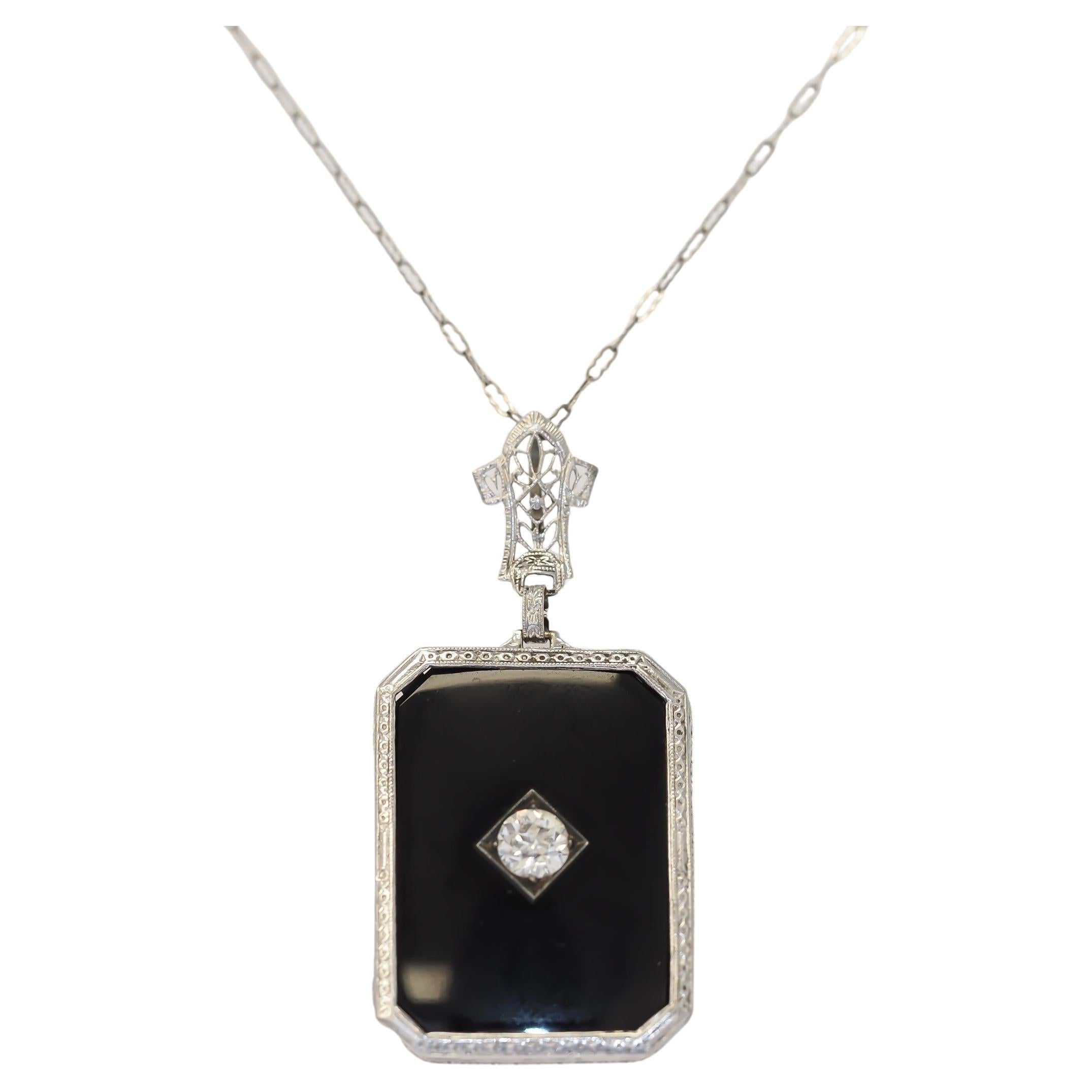 Ciondolo per collana in onice e diamante europeo antico da 0,65 carati, CIRCA 1920 Art Deco