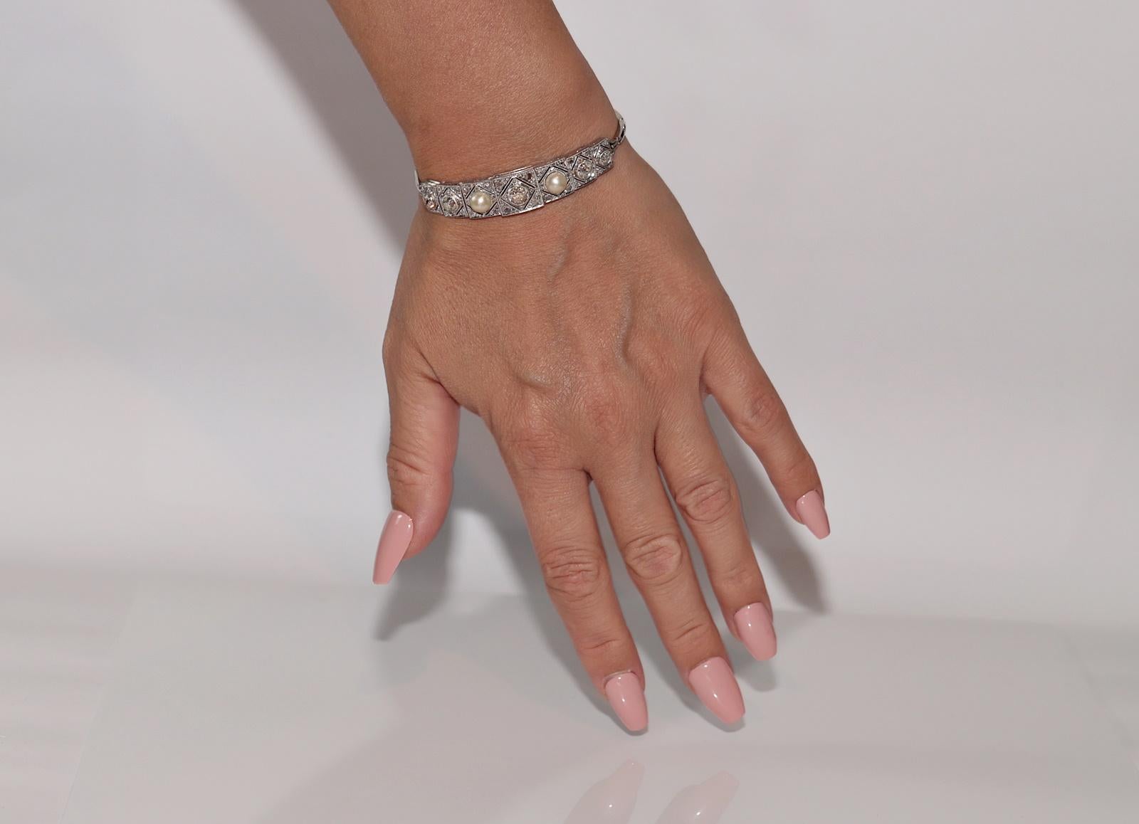 Circa 1920s Art Deco Platinum  Natural Old Cut Diamond And Pearl Bracelet For Sale 12
