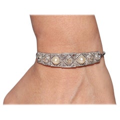 Circa 1920 Art Deco Platinum  Bracelet en perles et diamants naturels de taille ancienne