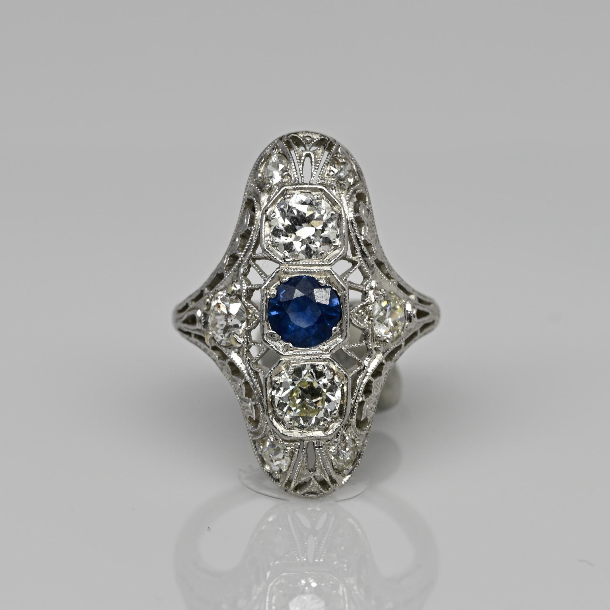 CIRCA 1920's Art Deco Platin Vintage drei Stein offene Arbeit antiken Schild Ring (Alteuropäischer Schliff)
