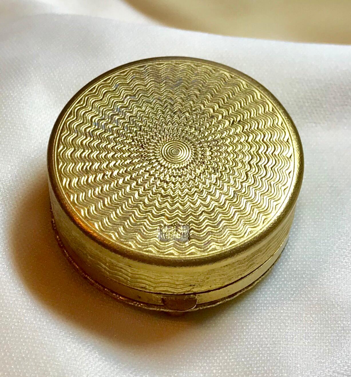 Circa 1920s Austrian Jeweled and Enameled Powder Compact  In Good Condition For Sale In Long Beach, CA