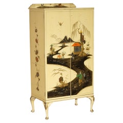 CIRCA 1920's CHINESE CHINOISERIE HAND PAINTED WARDROBE LINEN PRESS PART OF SUITE