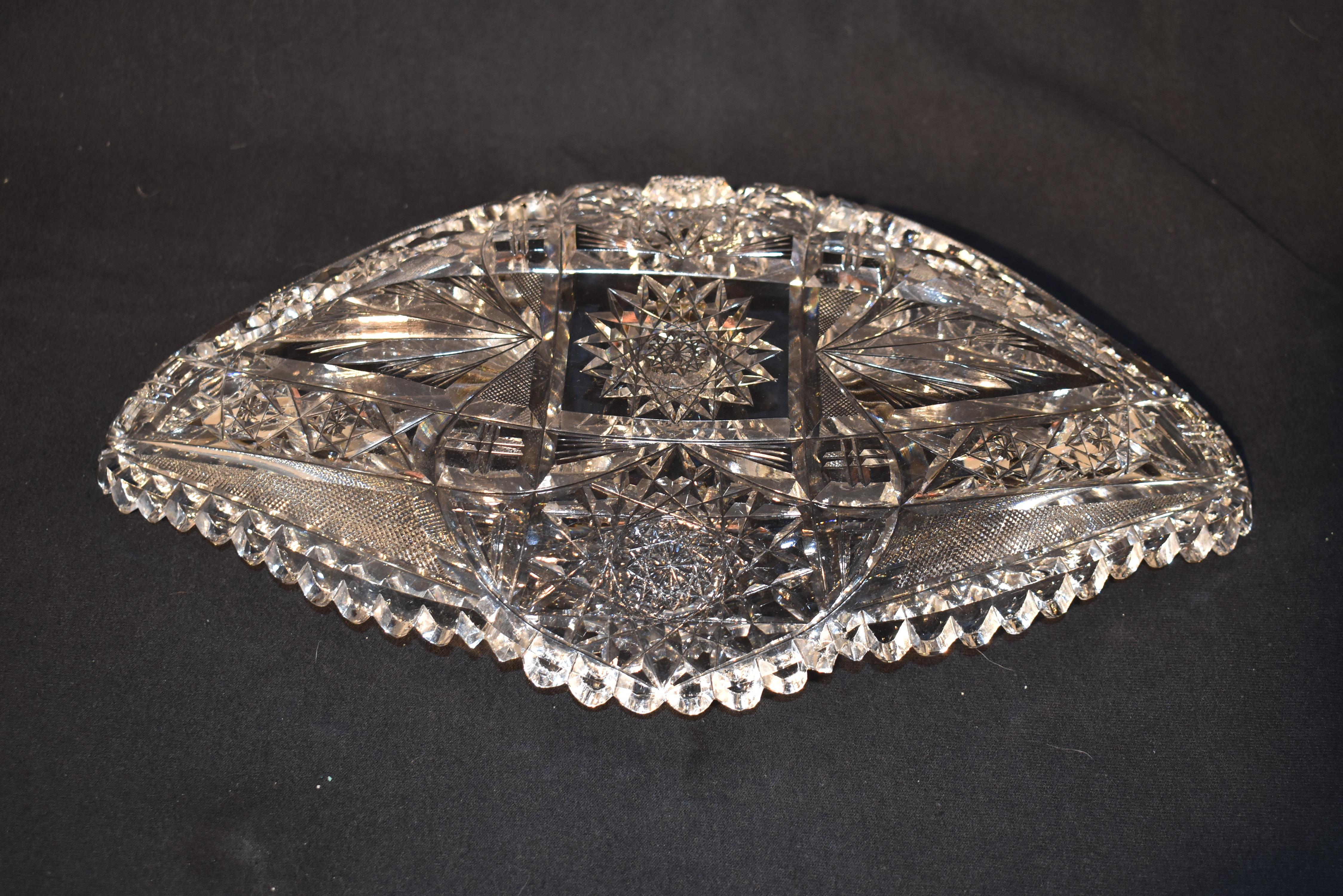 Plato de cristal tallado de 1920 en venta 4
