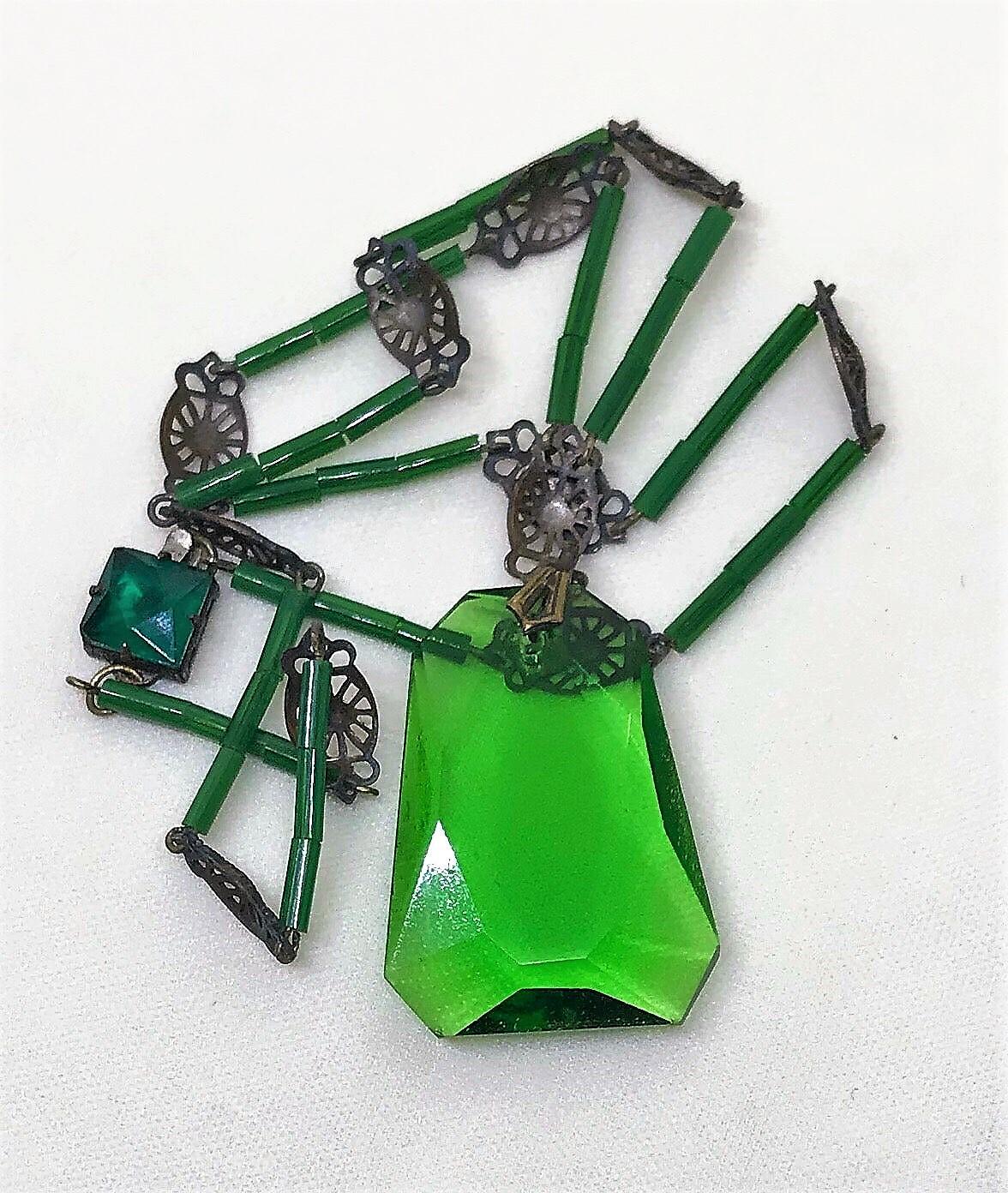 Women's Circa 1920s Deco Era Green Faceted Glass Pendant Necklace  For Sale