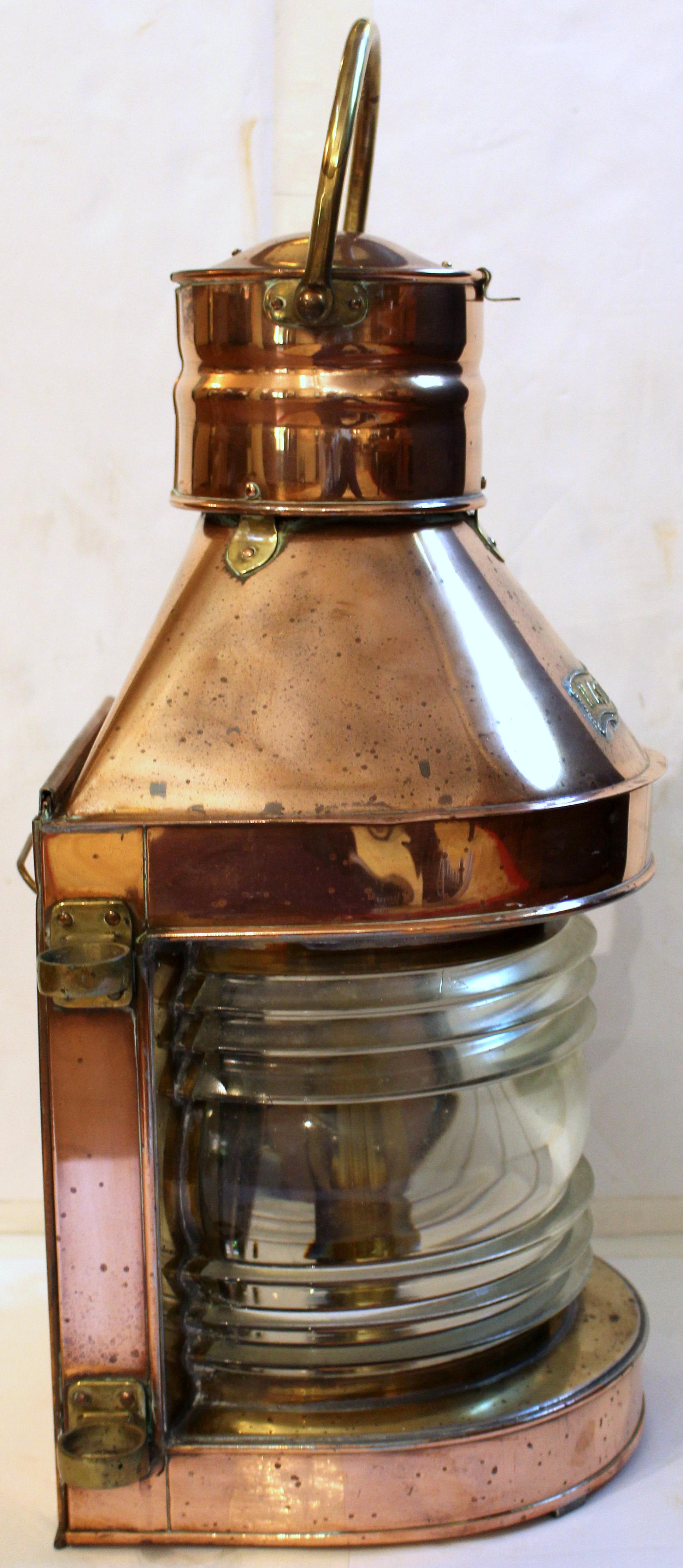 Circa 1920s English Ship's Masthead Lantern In Good Condition For Sale In Chapel Hill, NC