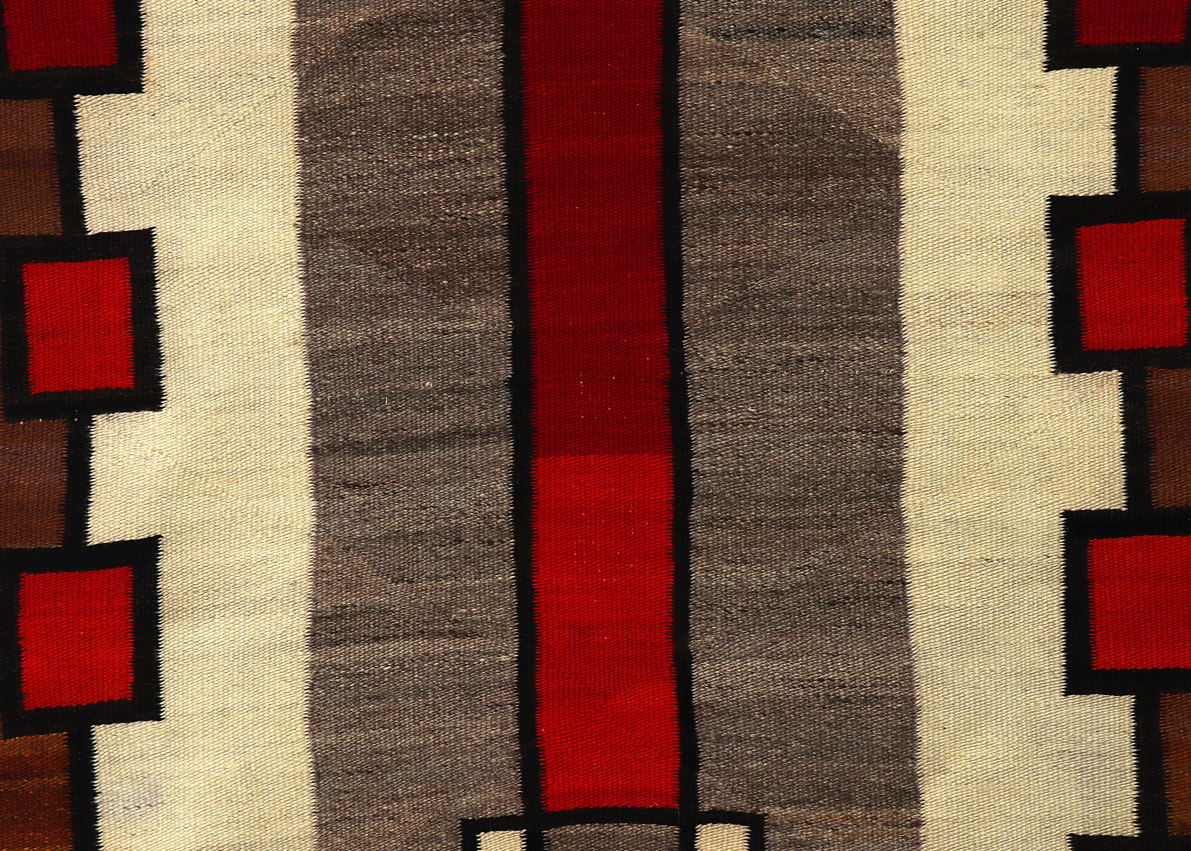 Native American 1920s Navajo Crystal Trading Post Rug, Handwoven Wool, Natural & Aniline Dyes For Sale