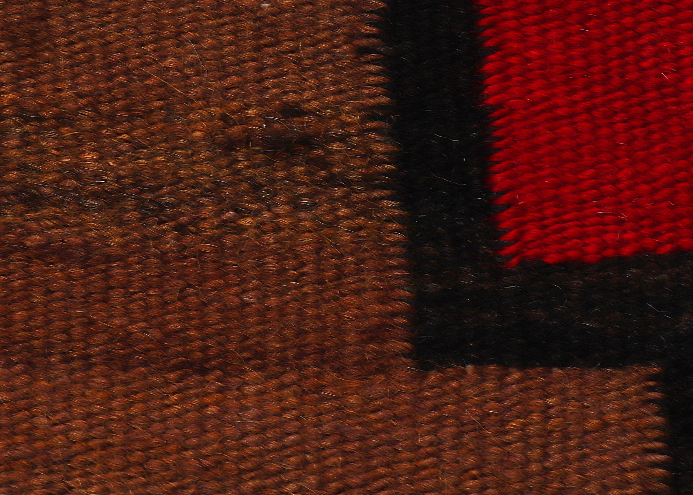 1920s Navajo Crystal Trading Post Rug, Handwoven Wool, Natural & Aniline Dyes For Sale 2