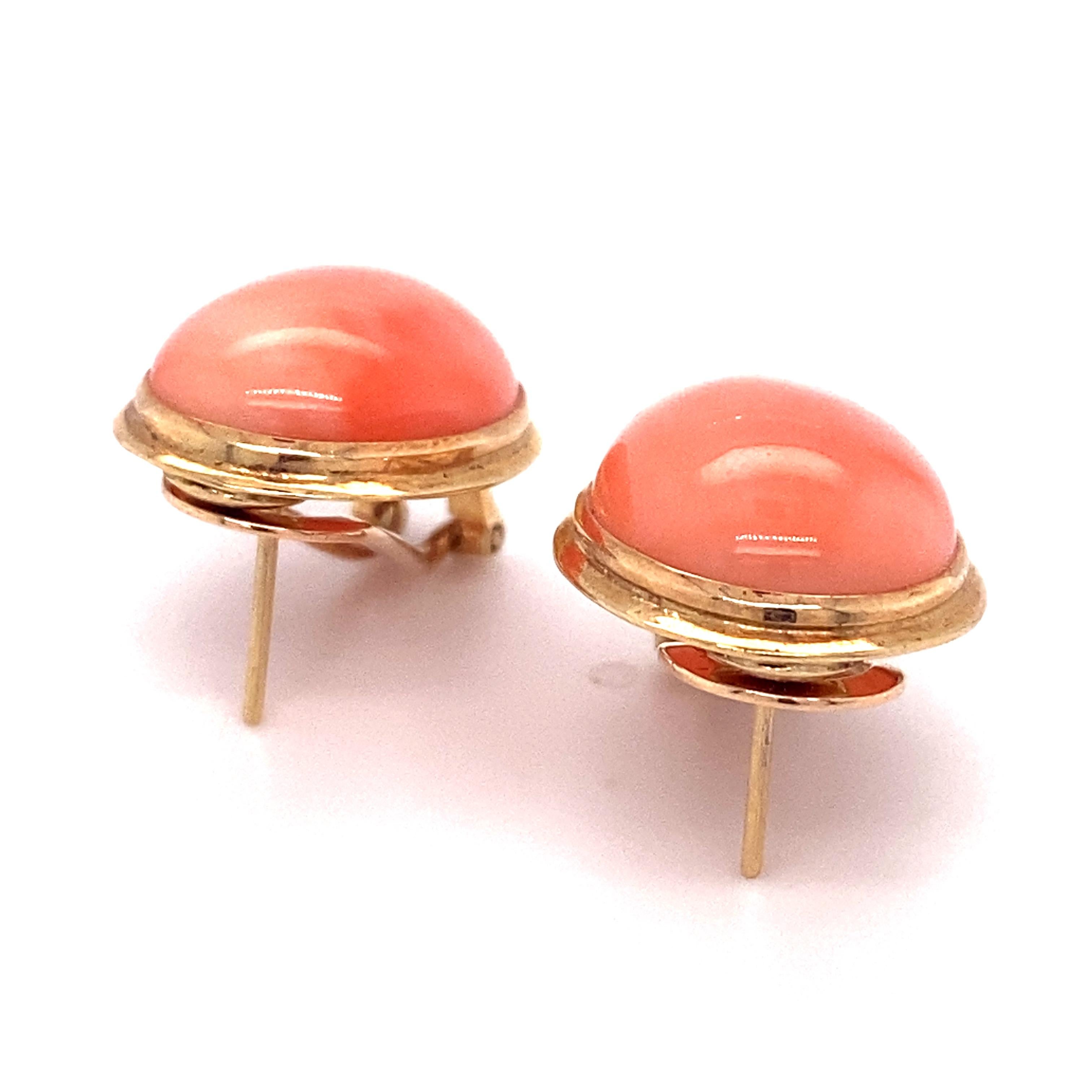 Cabochon Circa 1920s Oval Orange Coral Button Earrings in 14 Karat Gold For Sale