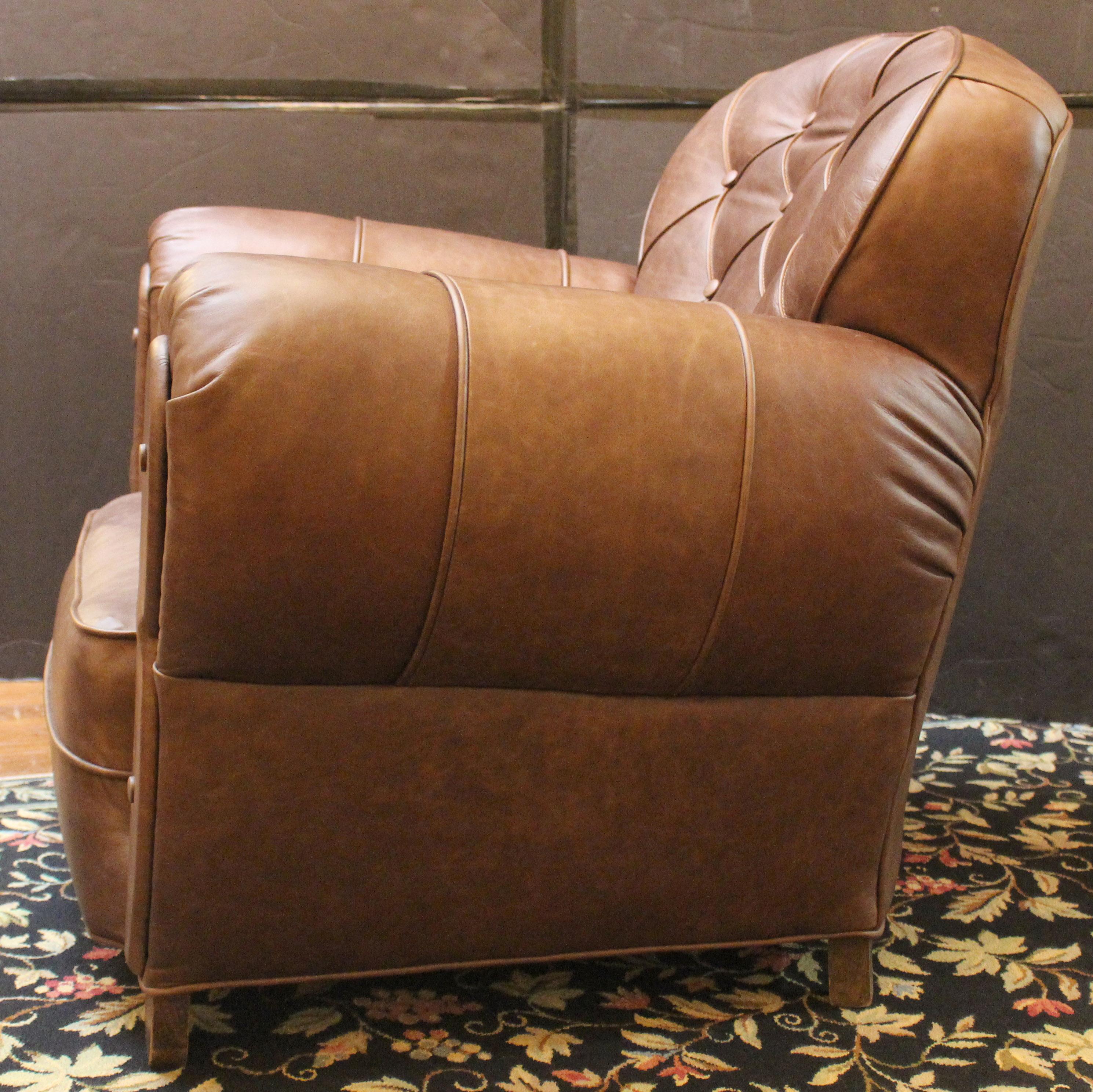 Anglais Paire de fauteuils club Art déco anglais datant des années 1920 en vente