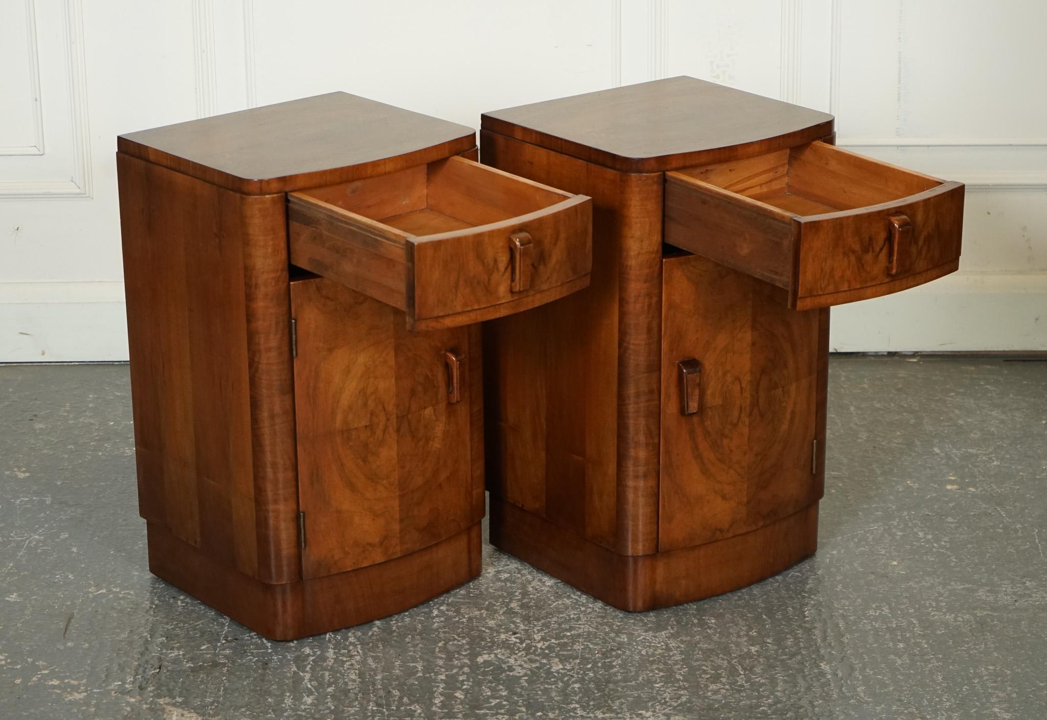 DÉCADA DE 1920 PAR DE CAMAS DE MADERA ART DECO Mesas de noche Británico