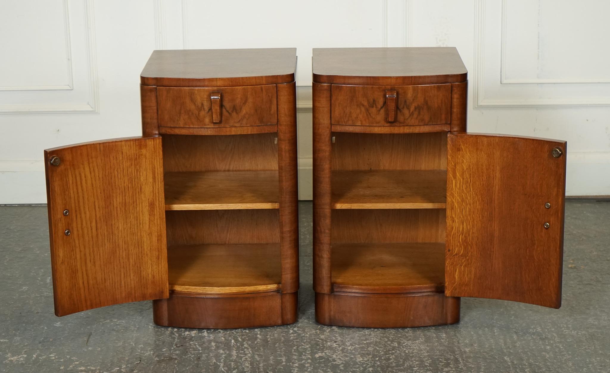 DÉCADA DE 1920 PAR DE CAMAS DE MADERA ART DECO Mesas de noche Hecho a mano