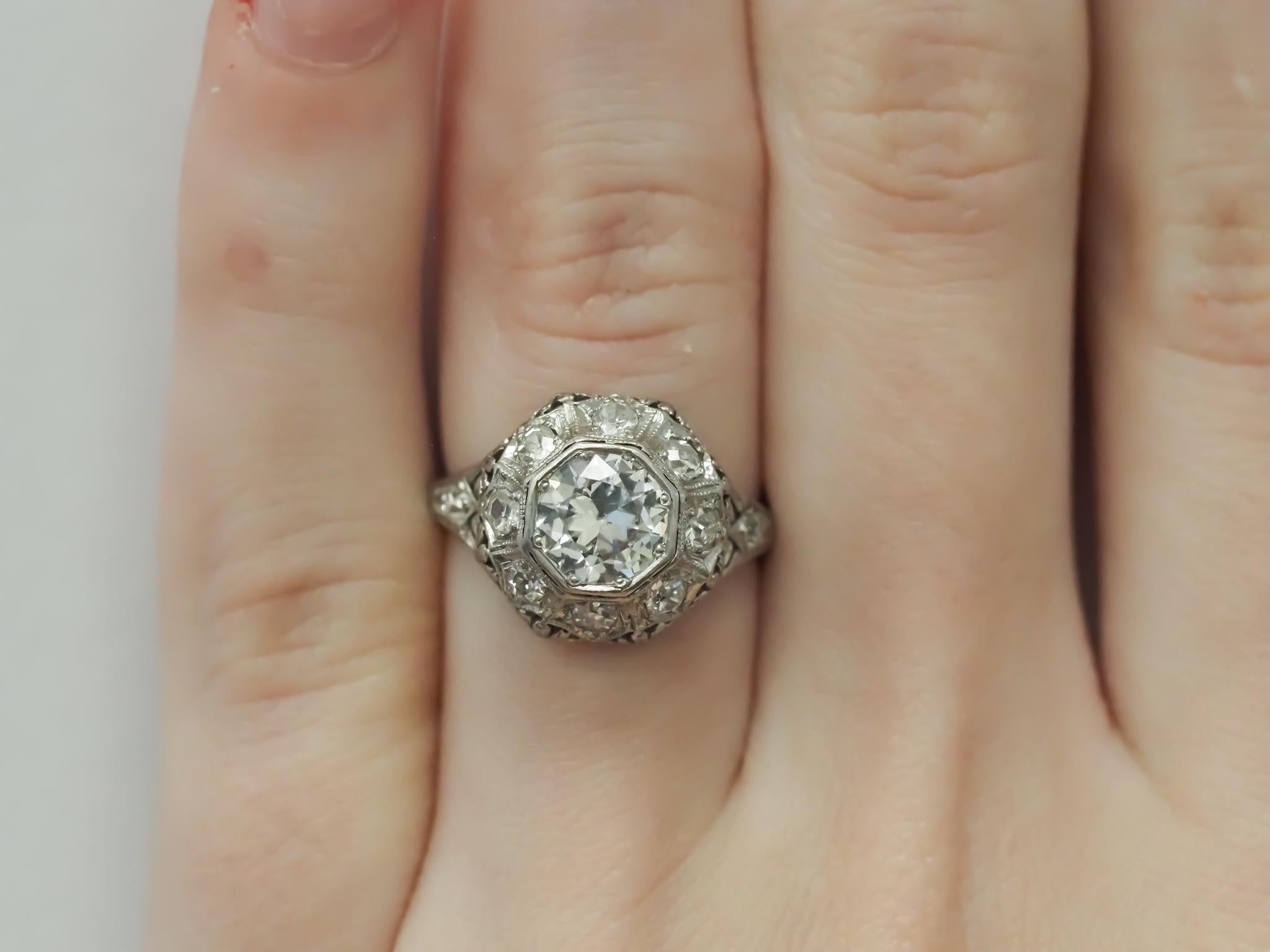 Verlobungsring aus Platin mit 1,00 Karat alteuropäischem Brillanten, ca. 1920er Jahre im Angebot 1