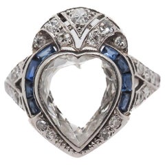 Anello di fidanzamento in platino antico con ritratto di cuore e diamanti, CIRCA 1920
