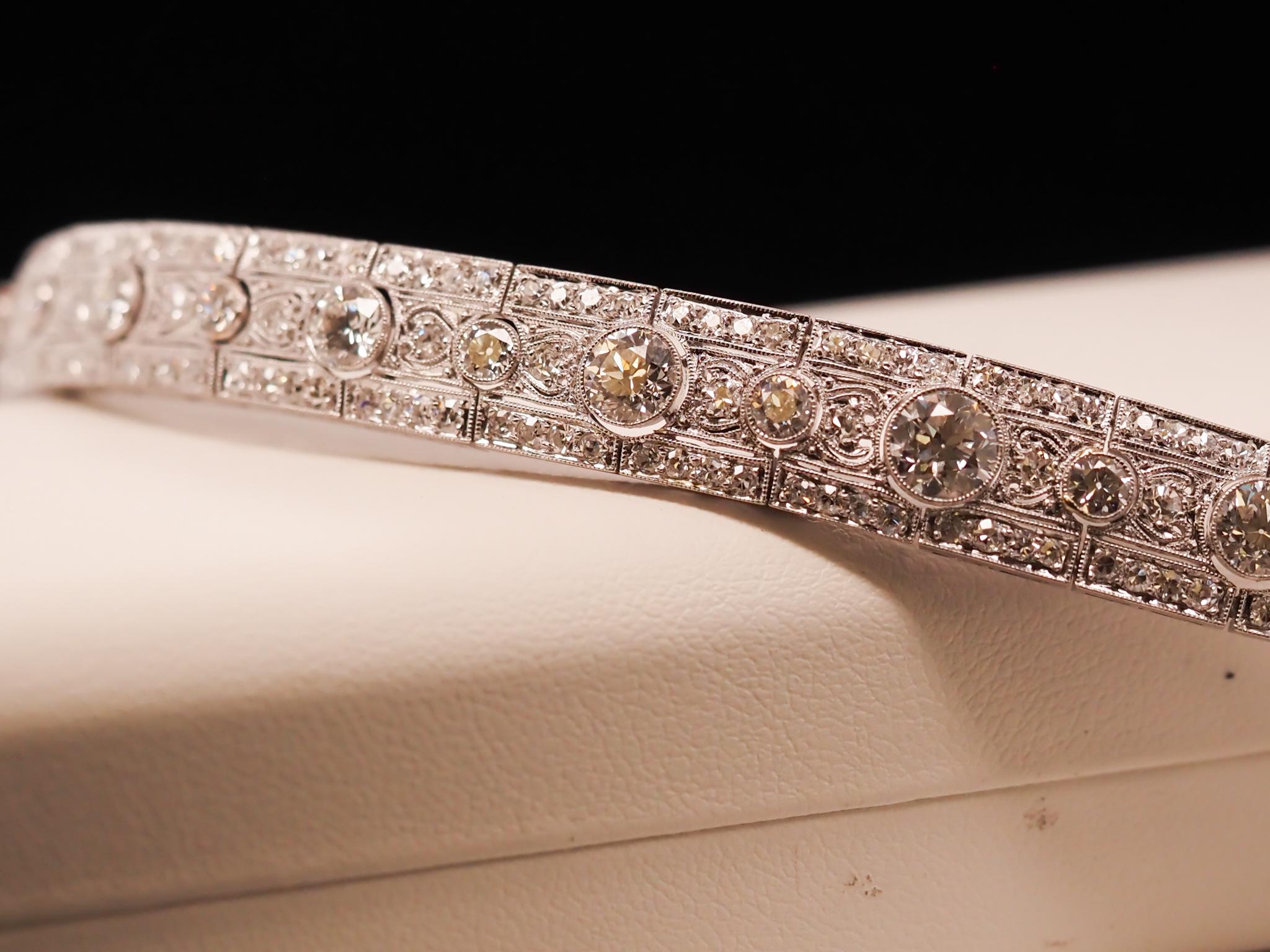 Circa 1920er Jahre Platin Art Deco 10ct Alteuropäisches Diamantarmband (Art déco) im Angebot