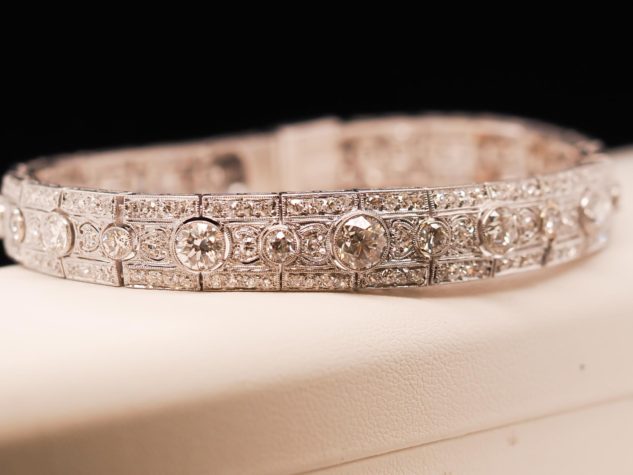 Circa 1920er Jahre Platin Art Deco 10ct Alteuropäisches Diamantarmband im Angebot 2