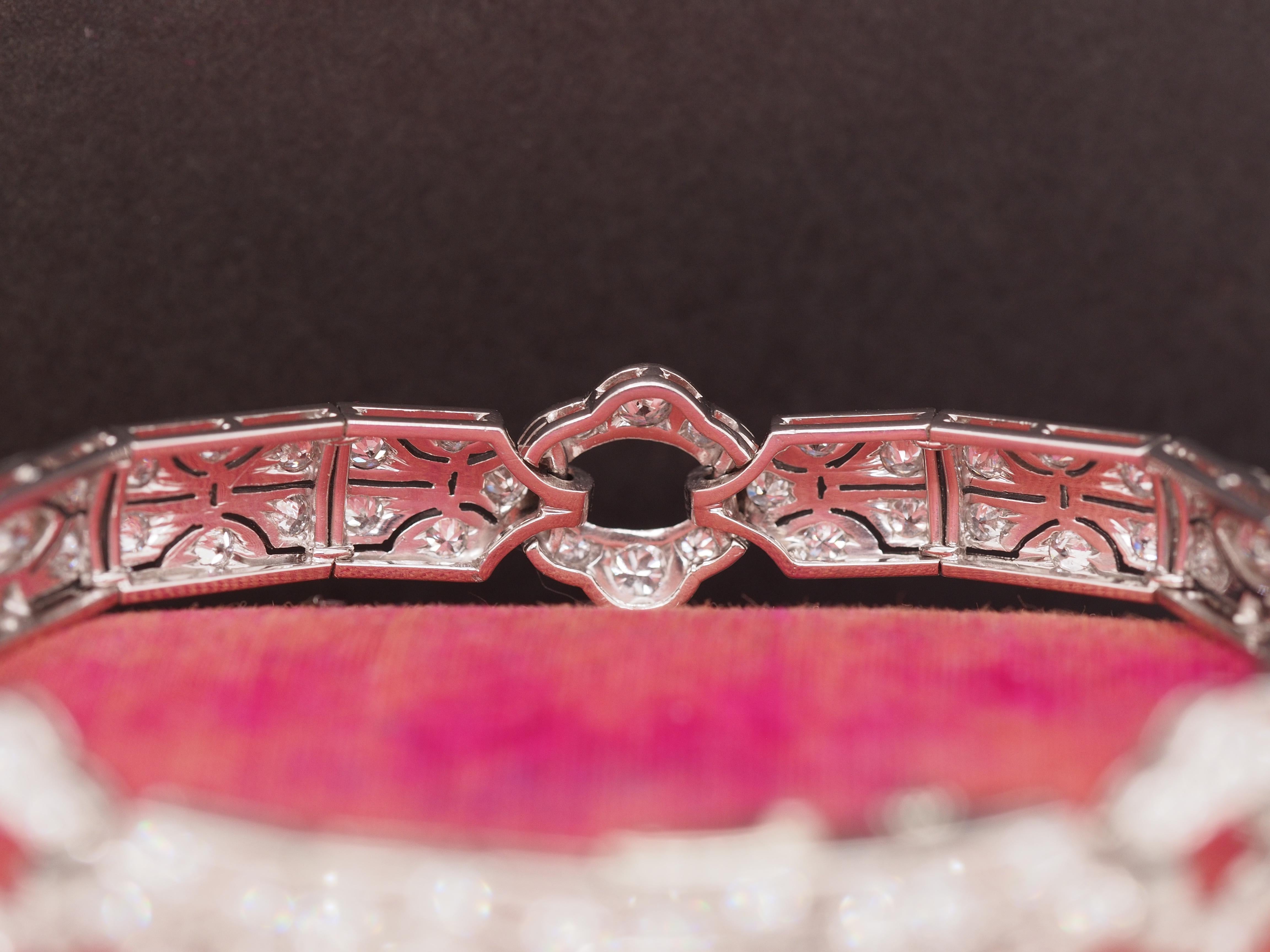 Circa 1920s Platinum Art Deco Antique Marquise and Old European Diamond Bracelet In Good Condition For Sale In Atlanta, GA