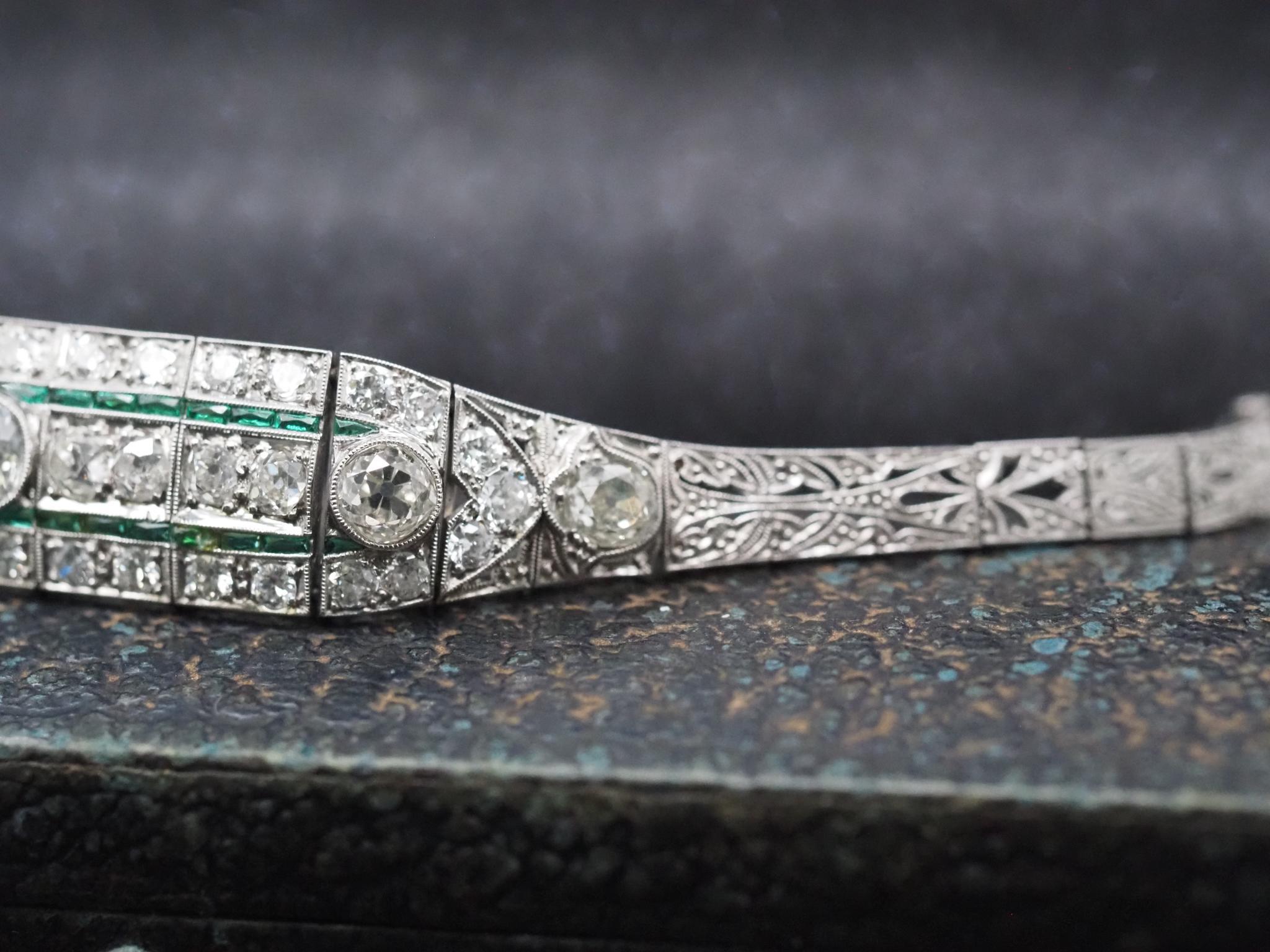 Circa 1920s Platinum Art Deco Old European Diamond and Emerald Bracelet For Sale 4
