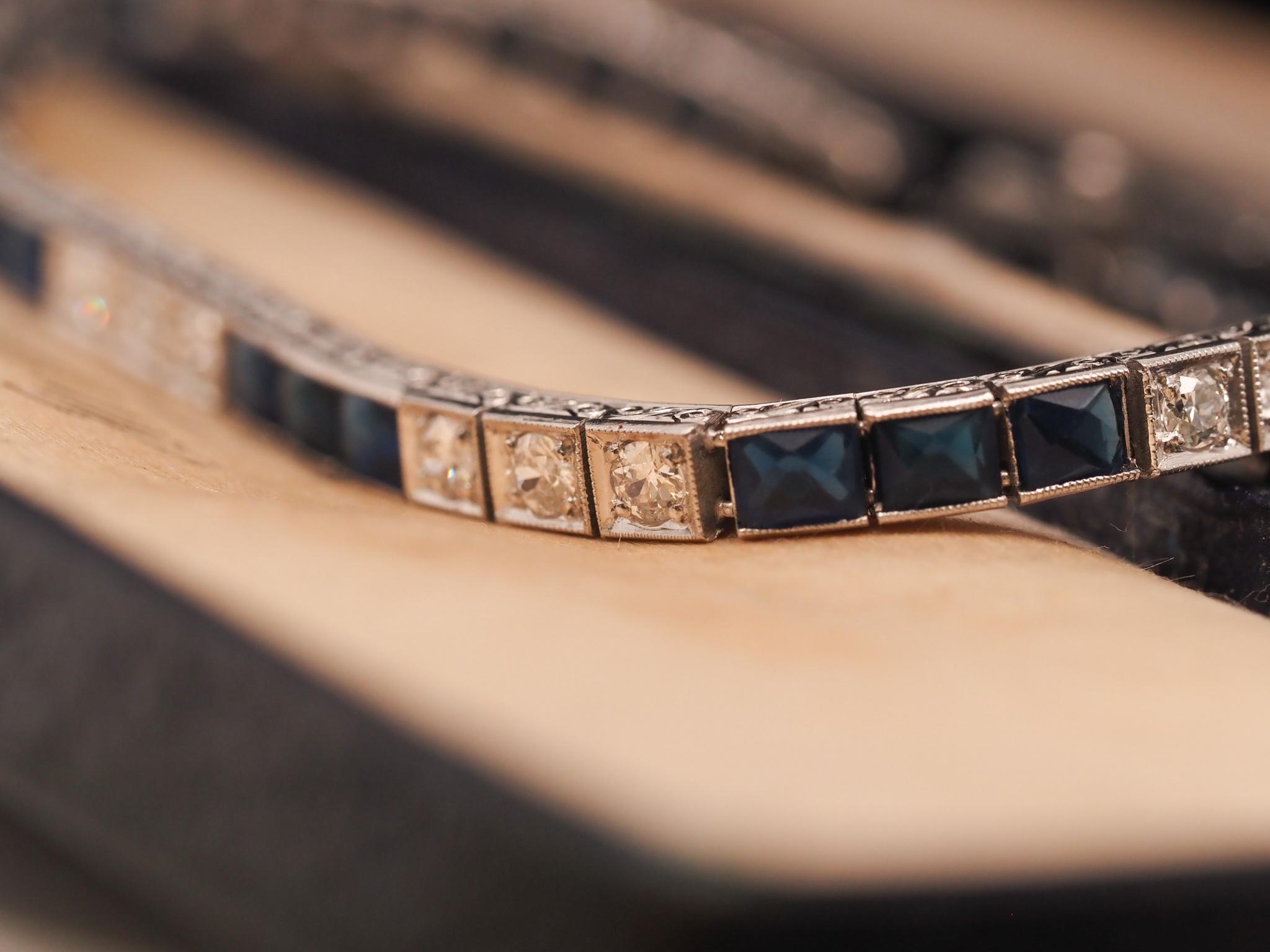 Pulsera Art Decó de Platino con Zafiro y Diamantes de los años 20 en Bueno Estado en Hicksville, NY