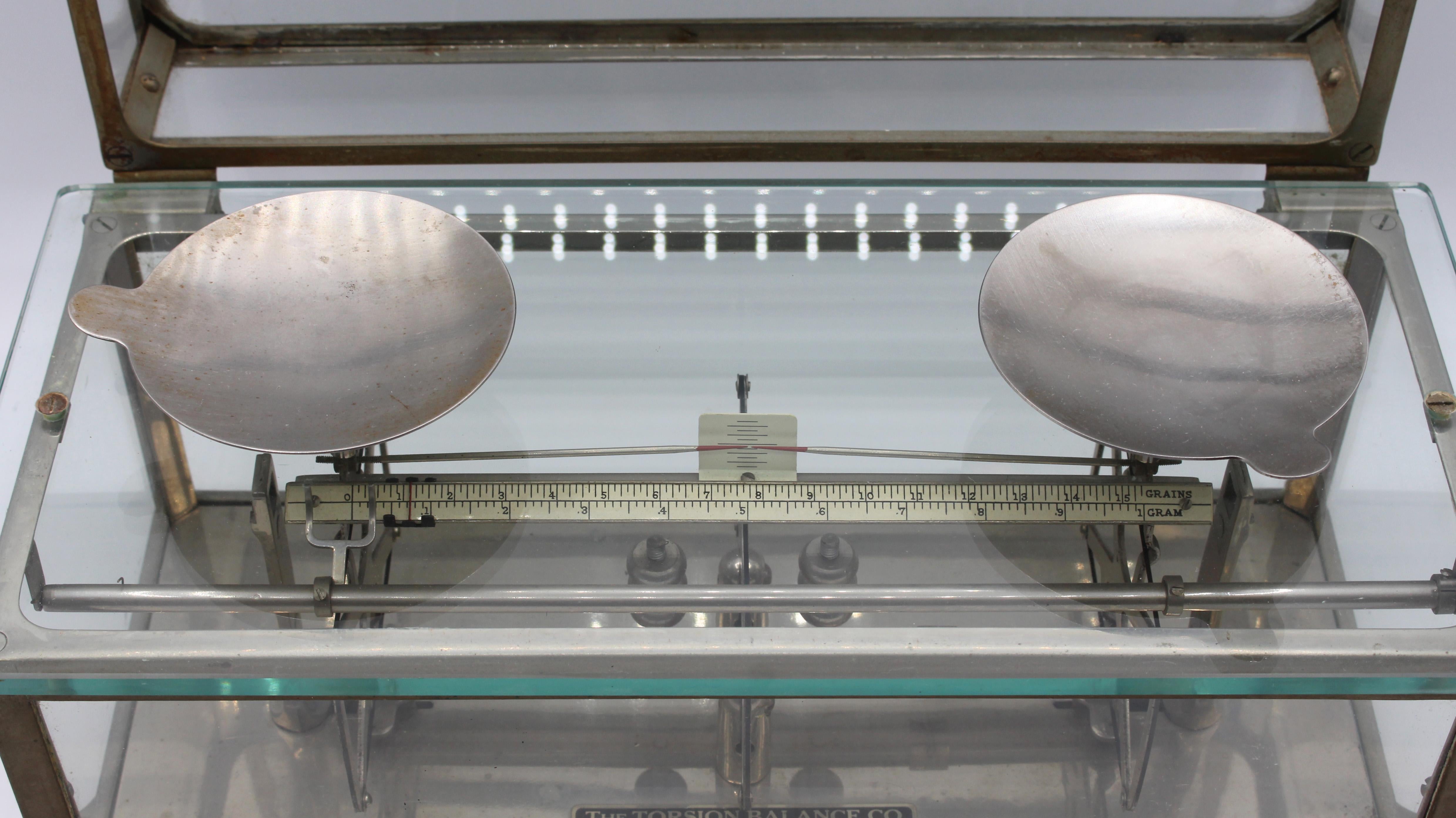 Américain Balance de classe A de la société Torsion Balance Co, New York, datant de 1920. en vente