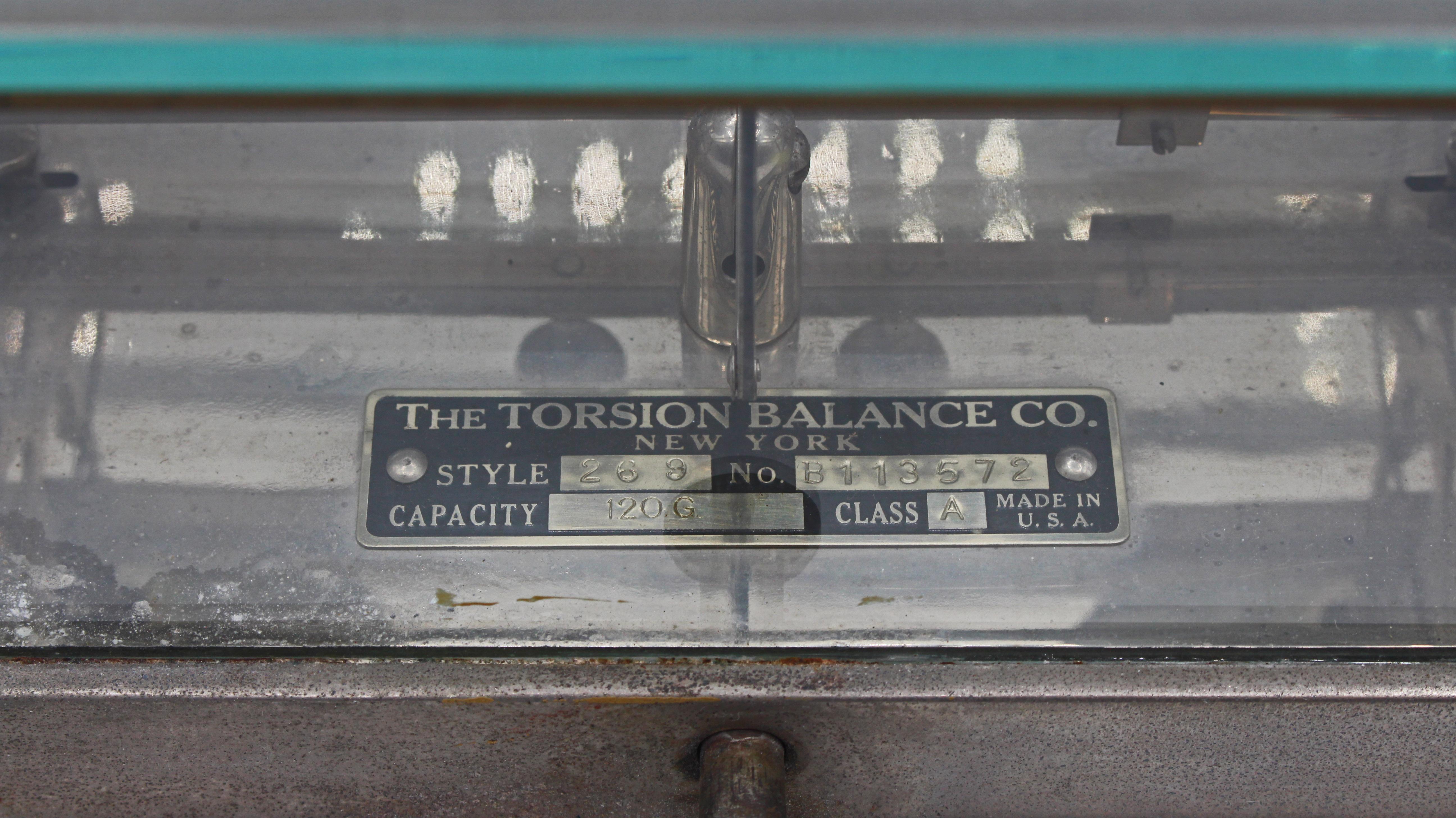 Balance de classe A de la société Torsion Balance Co, New York, datant de 1920. Bon état - En vente à Chapel Hill, NC