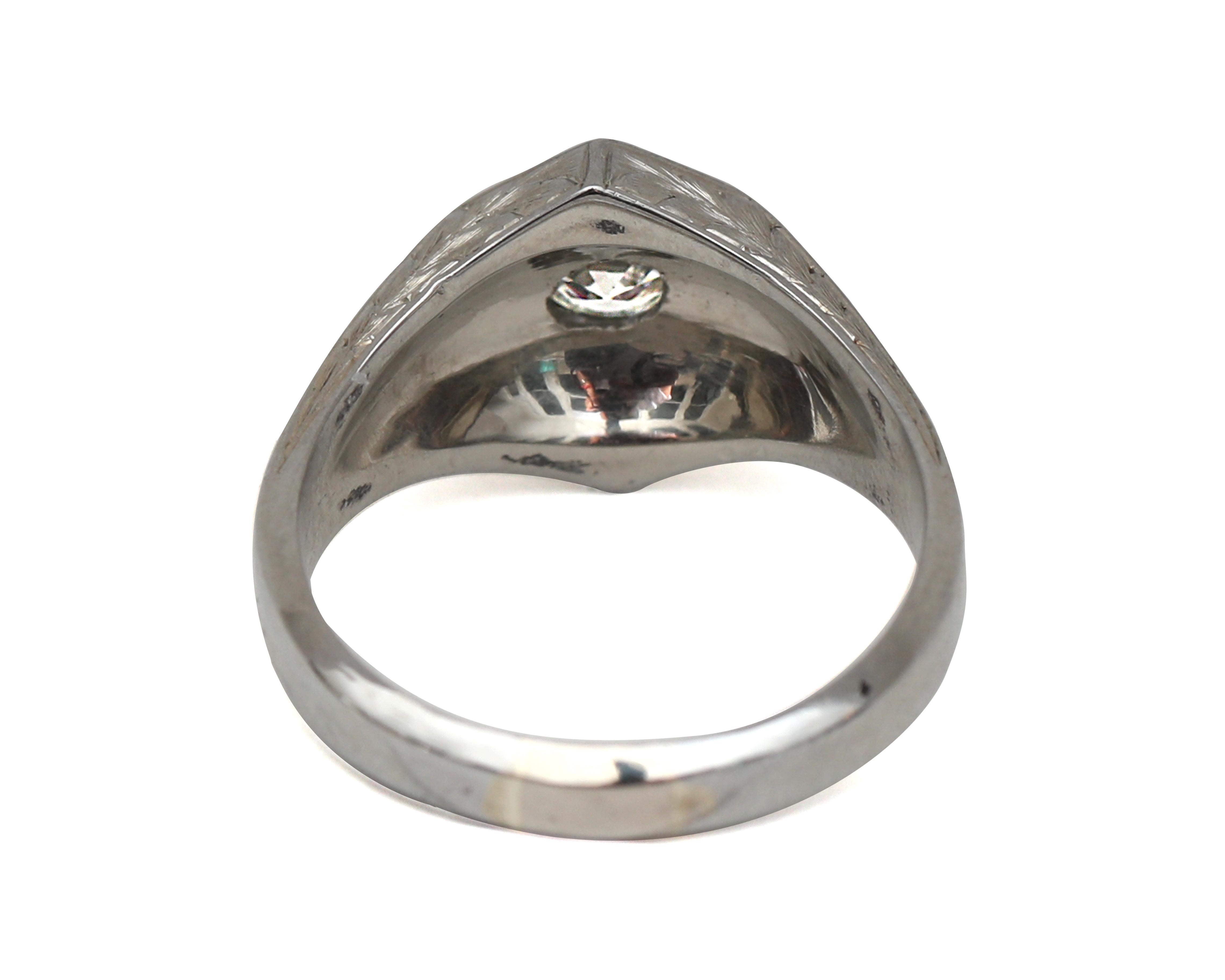 Women's or Men's Vintage Art Deco 18 Karat Gold Diamond Engraved Engagement Ring, circa 1920s