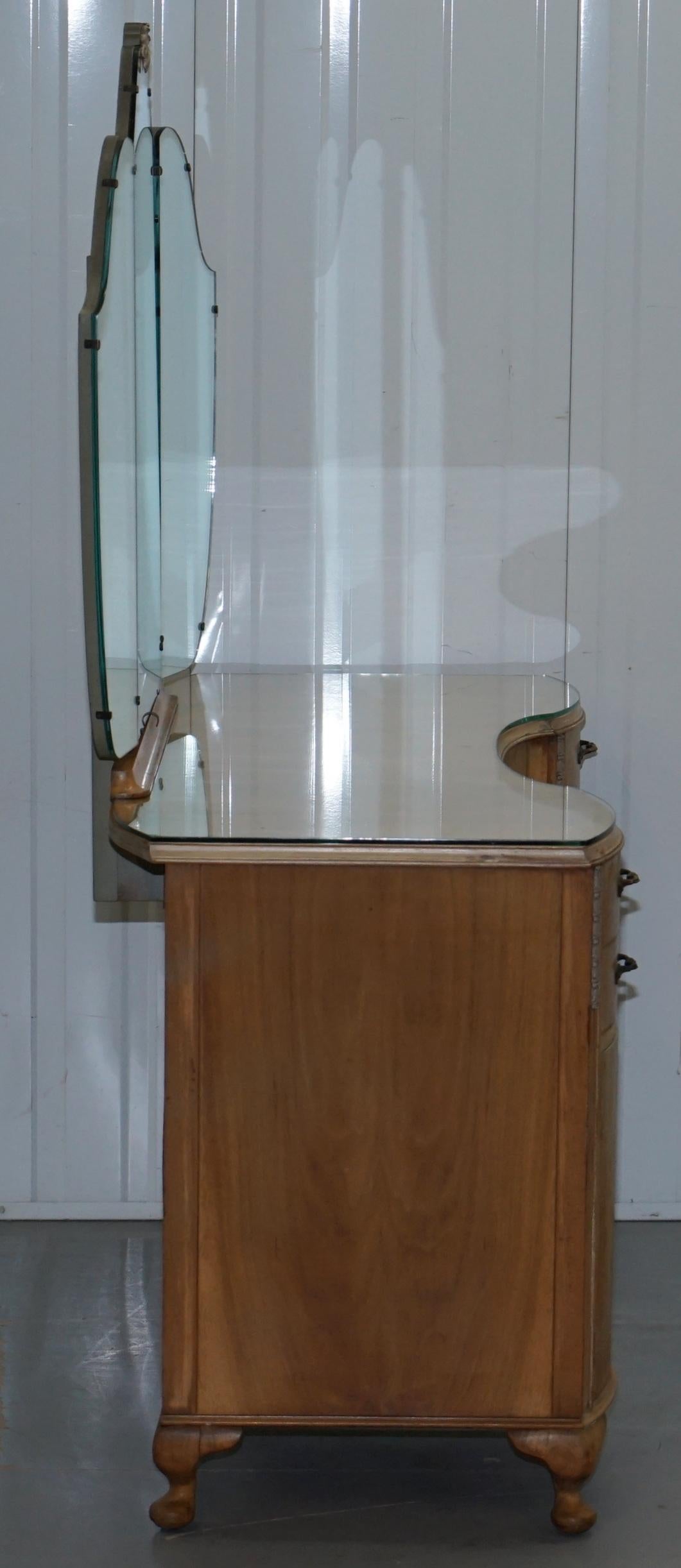 Walnut Kidney Dressing Table & Stool Set with Tri-Folding Mirror, circa 1920s 1