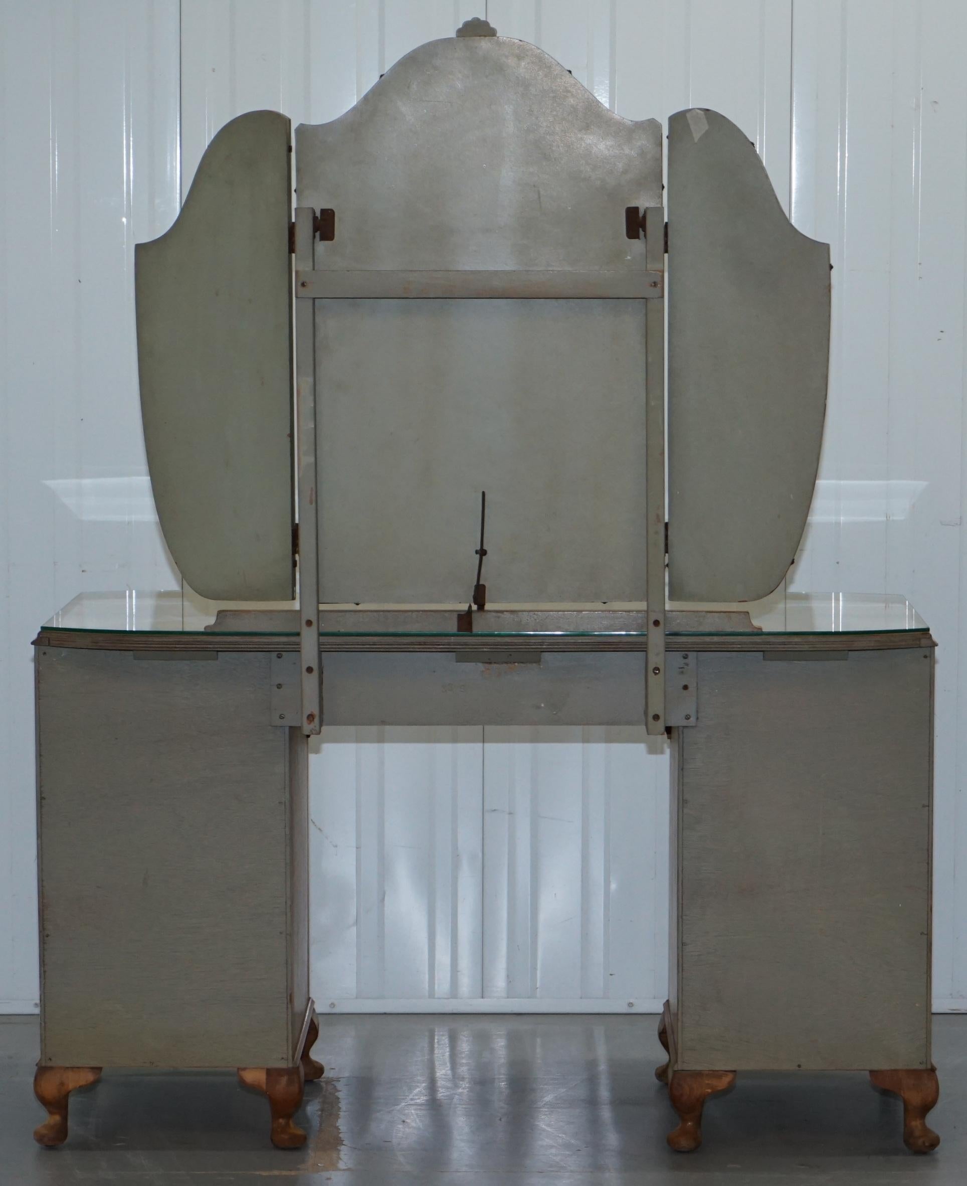 Walnut Kidney Dressing Table & Stool Set with Tri-Folding Mirror, circa 1920s 2