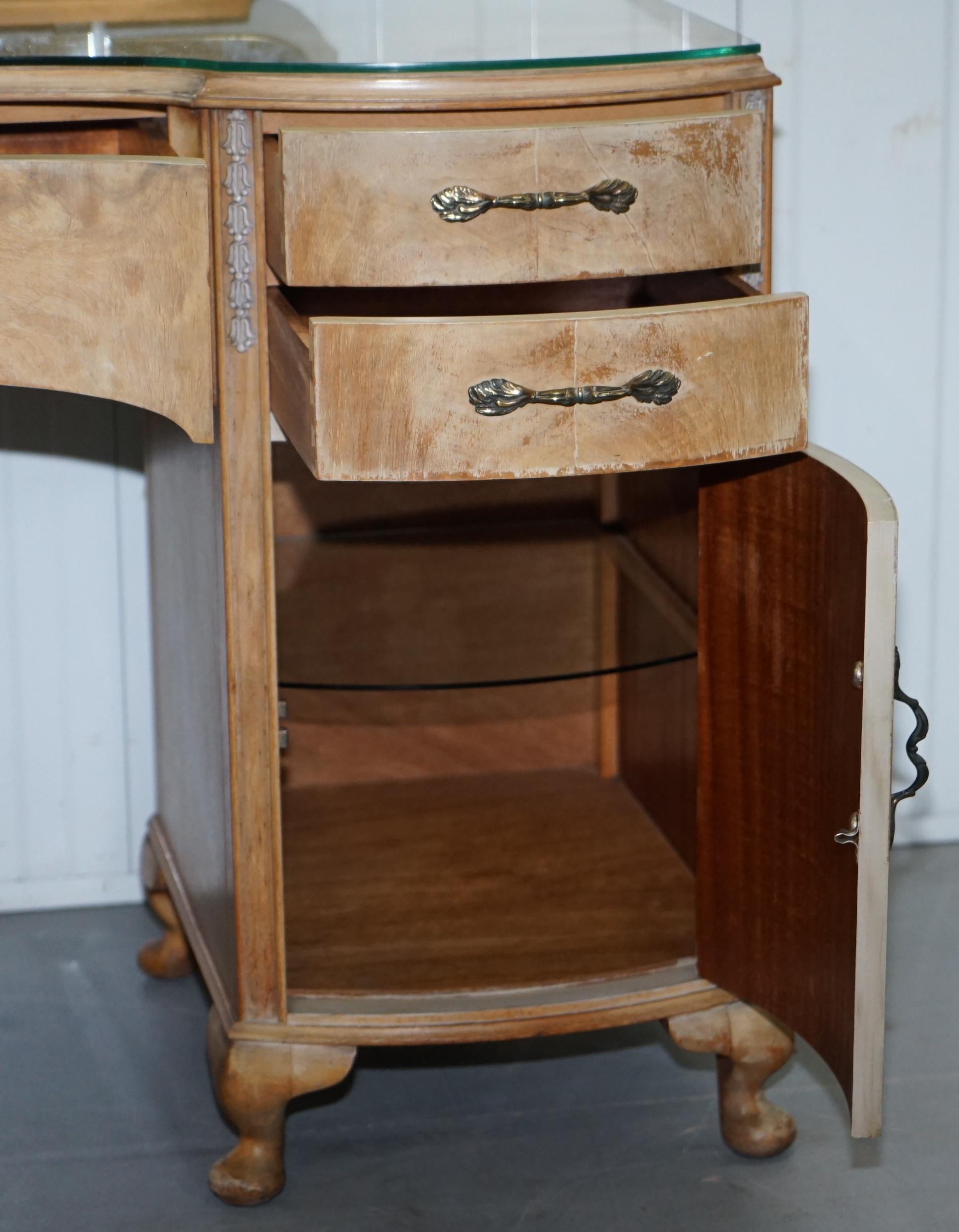 Walnut Kidney Dressing Table & Stool Set with Tri-Folding Mirror, circa 1920s 6