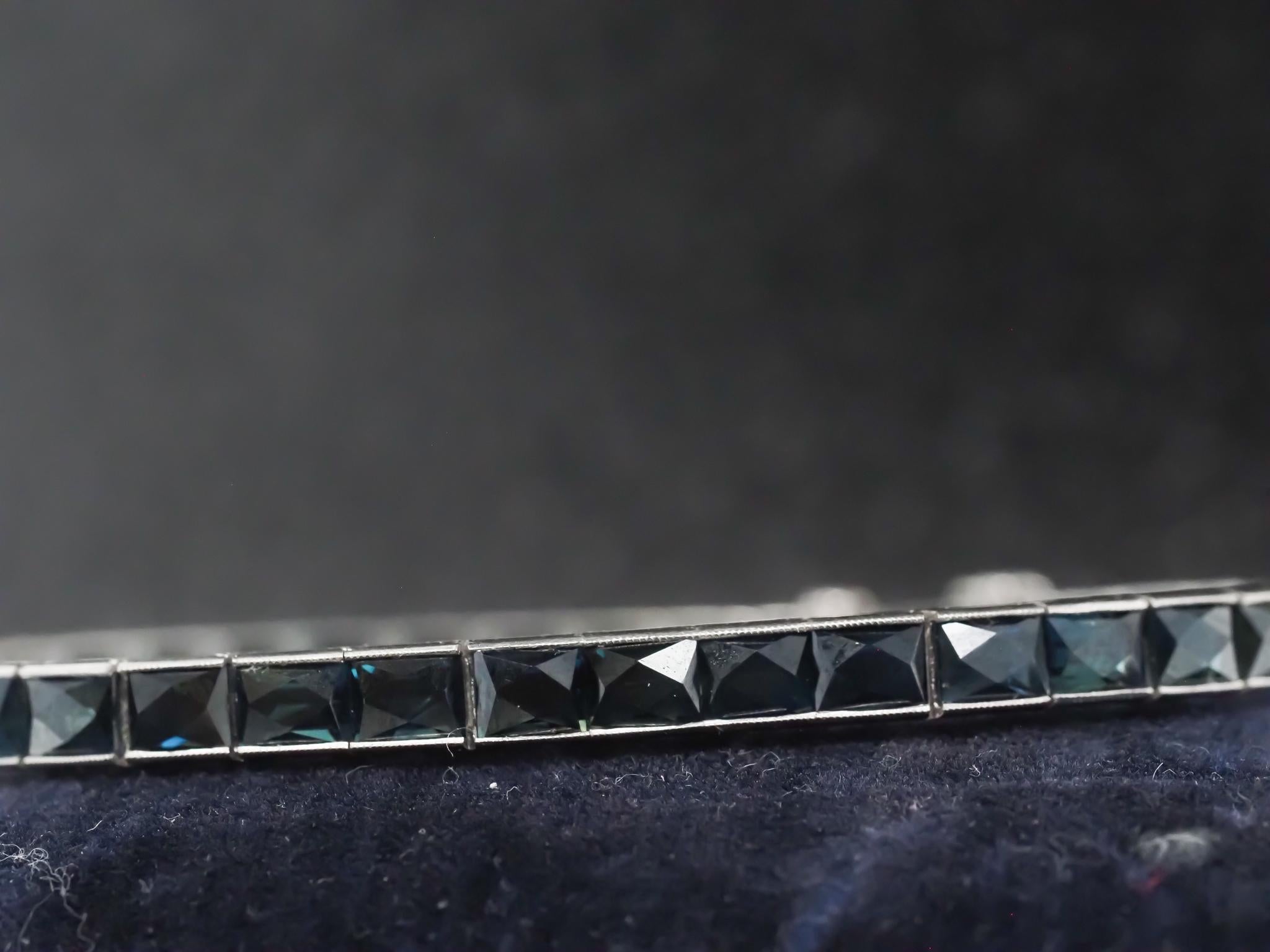 Women's Circa 1921 Art Deco Oscar Heyman 25ct French Cut Sapphire Line Bracelet For Sale