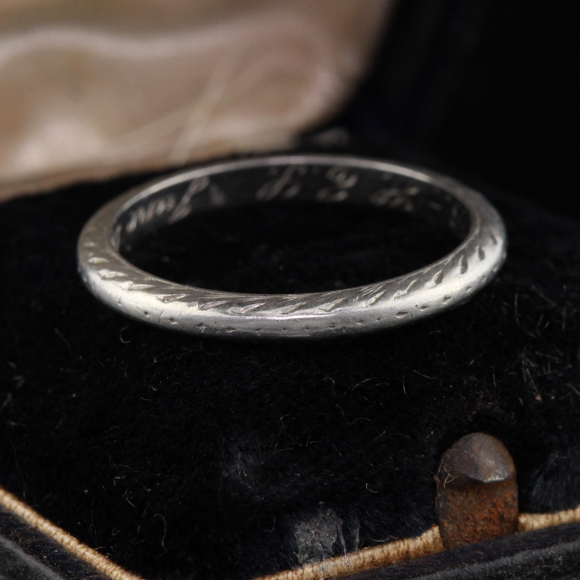 Vintage Art Deco Platinum Hand Engraved Dated Wedding Band - Circa 1924!

#R0070

Metal: Platinum

Weight: 2.8 Grams

Ring Size: 5

Unfortunately this ring cannot be sized.

Measurements: 2.15 mm wide

Engraving inside shank: 'H.E.B - H.E.P June