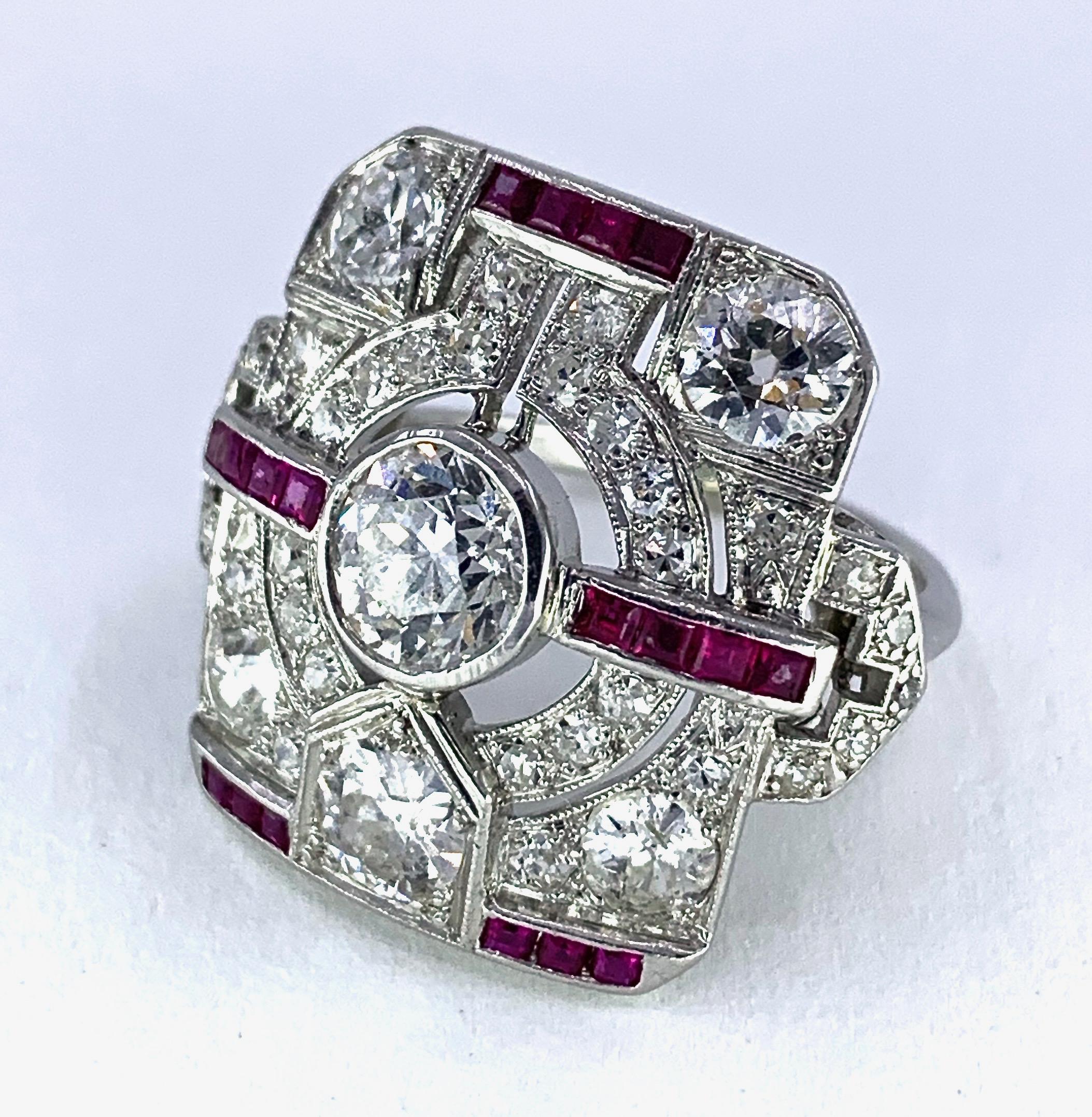 Art Deco 3 Carat Diamond and Ruby Tablet or Plaque Ring in Platinum, Circa 1925 For Sale 3