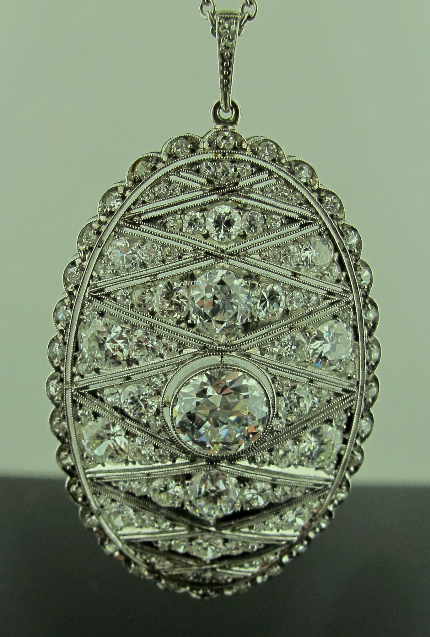 Taille vieille Europe Pendentif Art déco en platine serti de 3,75 carats de diamants, c. 1925 en vente
