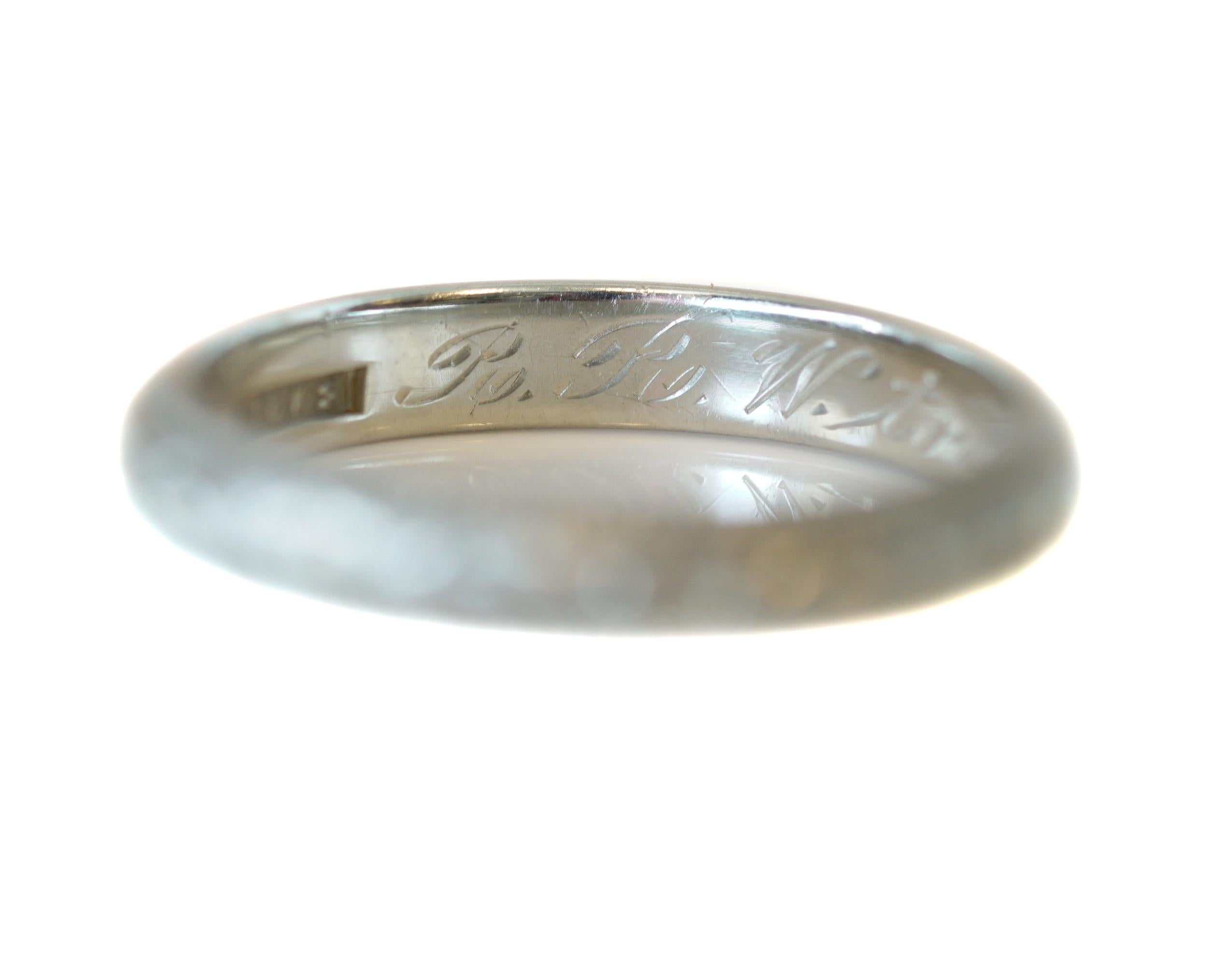 Women's or Men's 18 Karat White Gold Floral Engraved Wedding Band, circa 1926