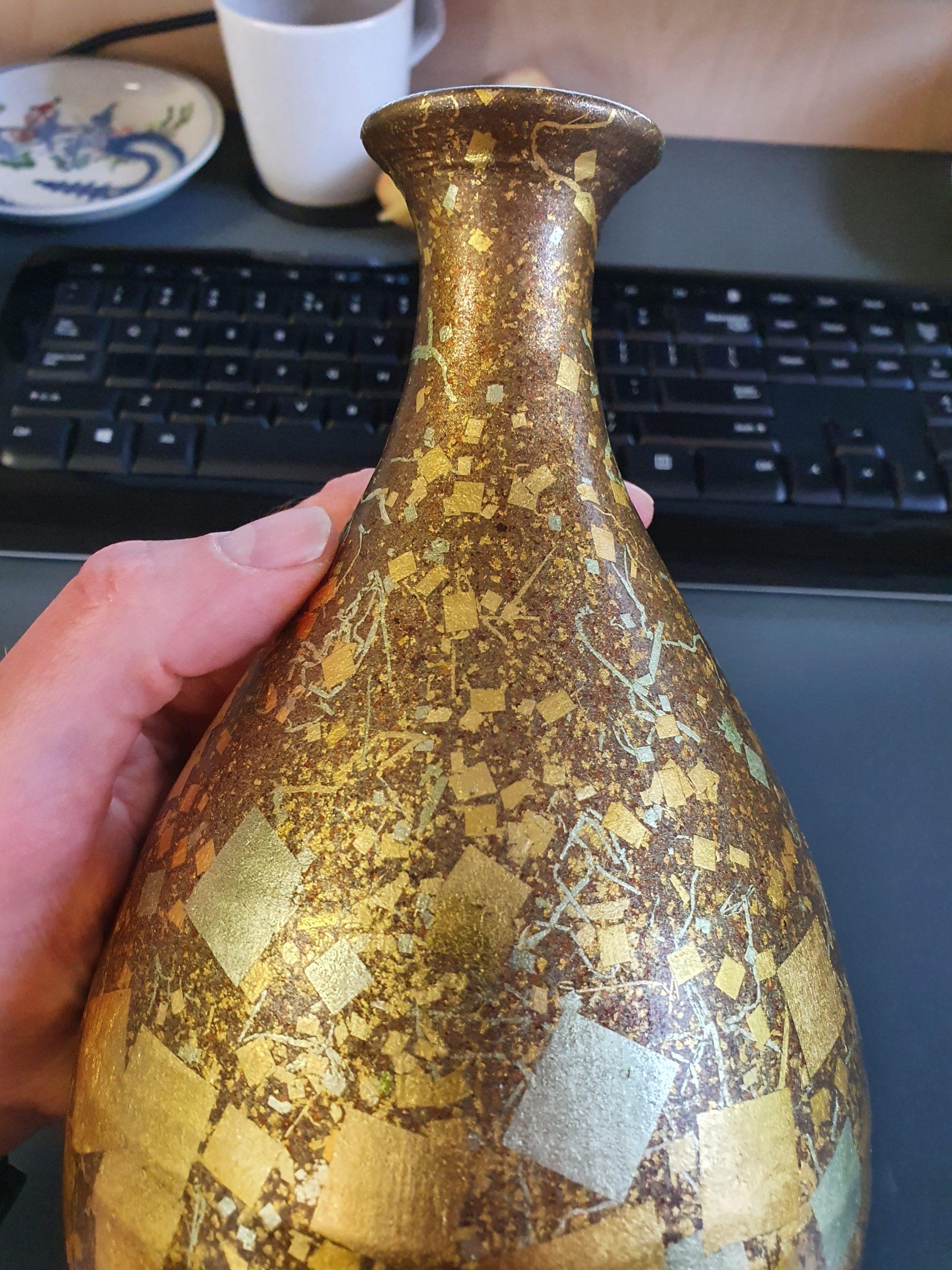 Japanese Vase Early Showa Period Japan Ceramix Goldleafs, circa 1930-1950 6